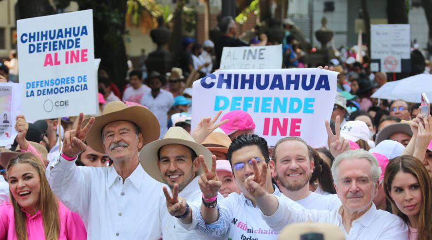 El presidente de México resaltó que la marcha no fue en defensa del INE, sino un pretexto que privilegia al conservadurismo.  (Foto: Twitter/@MarkoCortes).
