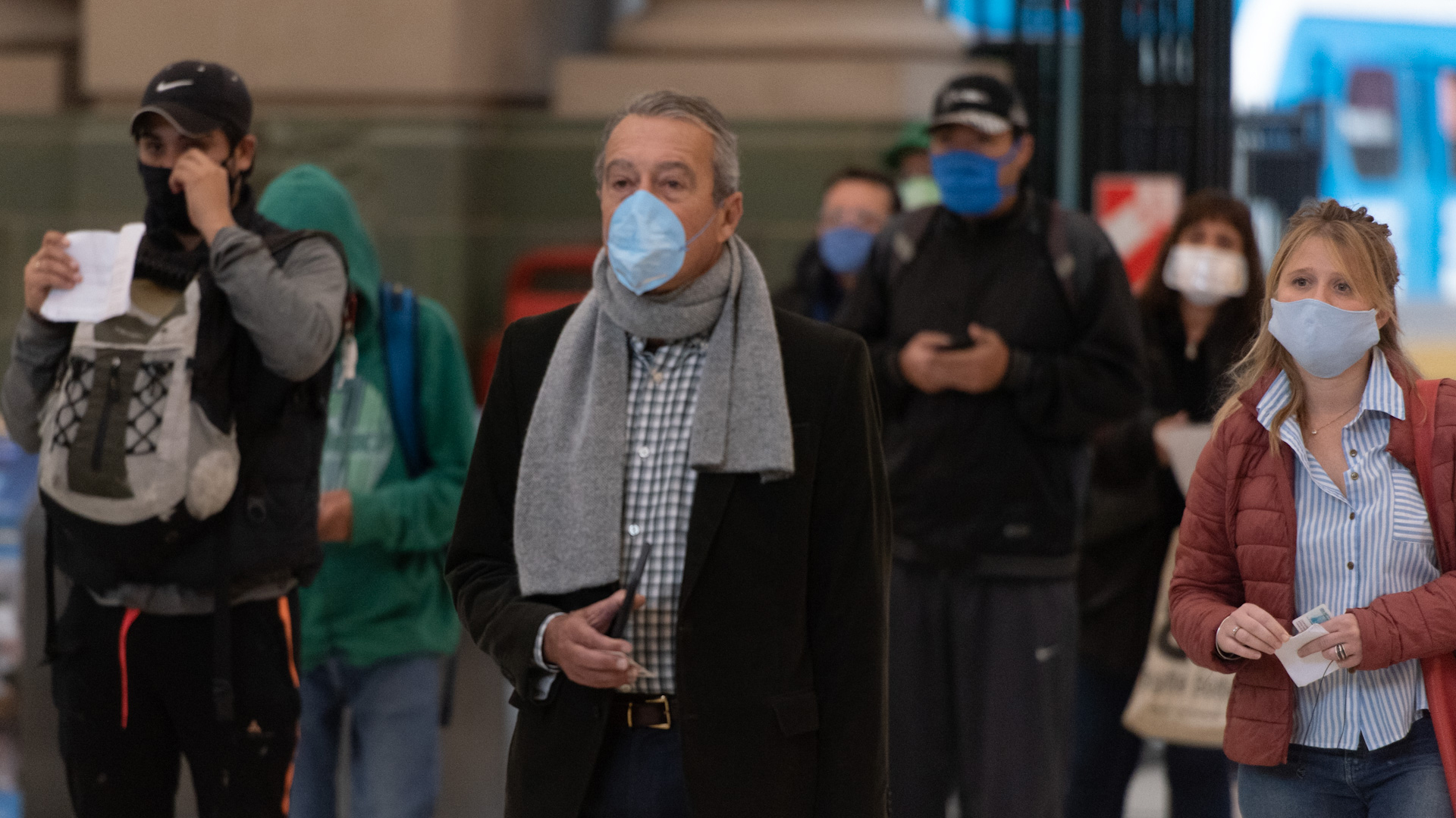 Durante la cuarentena, la línea 147 atendió 440 denuncias por no usar el tapabocas, que se suman a las 19.666 que lleva registradas por violar el aislamiento obligatorio