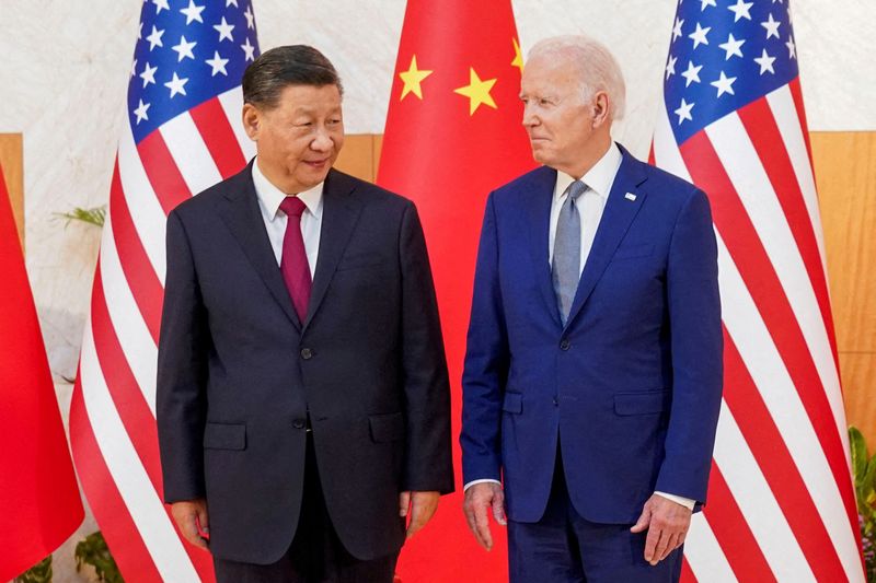 Foto de archivo: El presidente de Estados Unidos, Joe Biden, se reunió con el presidente chino, Xi Jinping, al margen de la cumbre de líderes del G20 en Bali, Indonesia, el 14 de noviembre de 2022 (REUTERS/Kevin Lamarque)