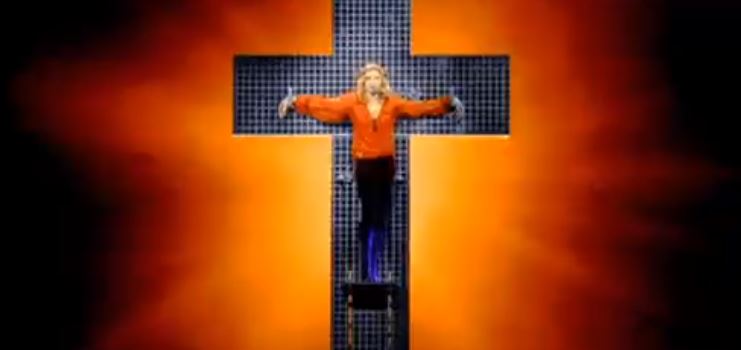 Madonna crucificada en su concierto (foto: @marianosperanza)