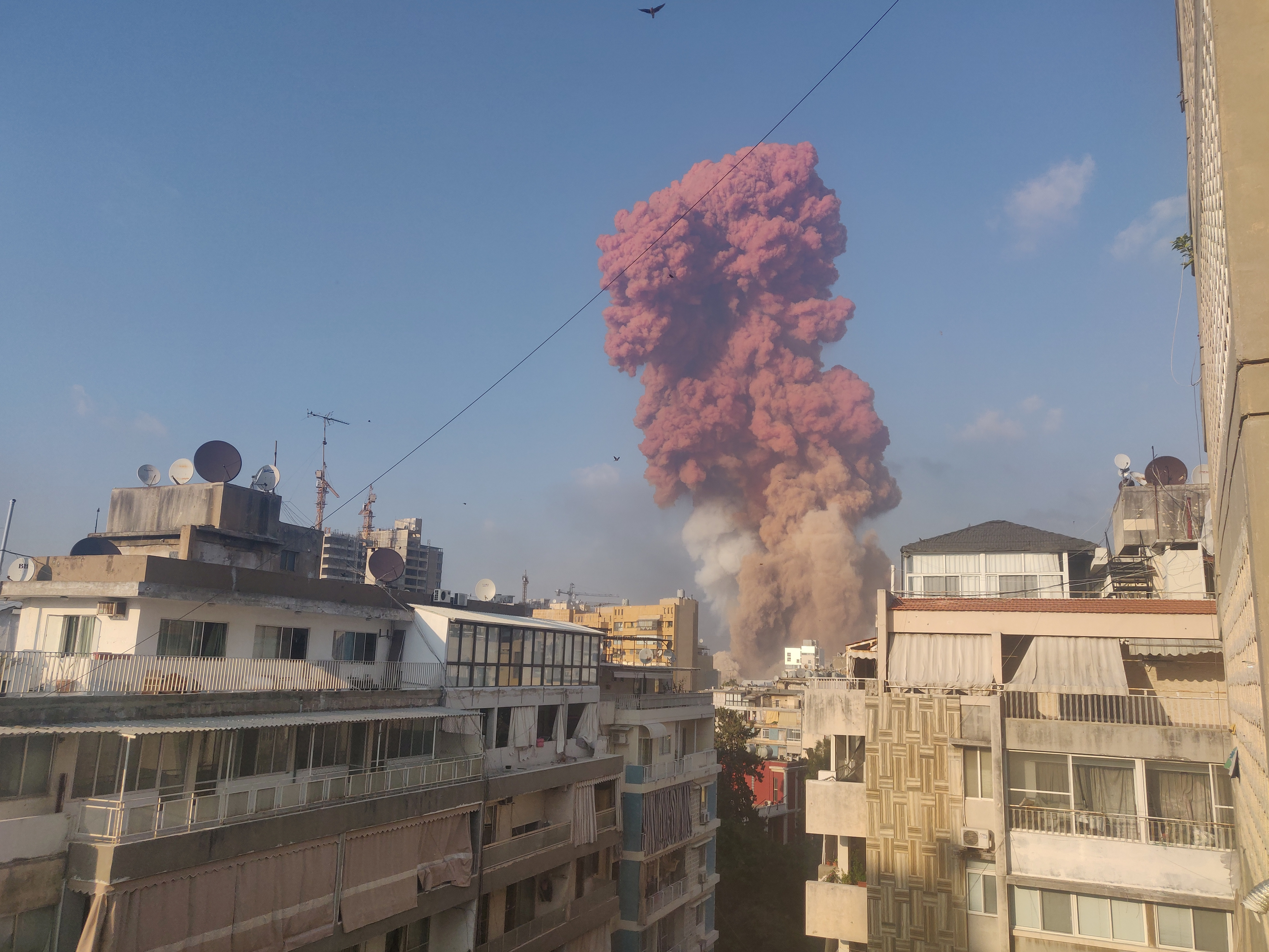 Dos explosiones sacudieron Beirut, El Líbano Talal Traboulsi/via REUTERS 