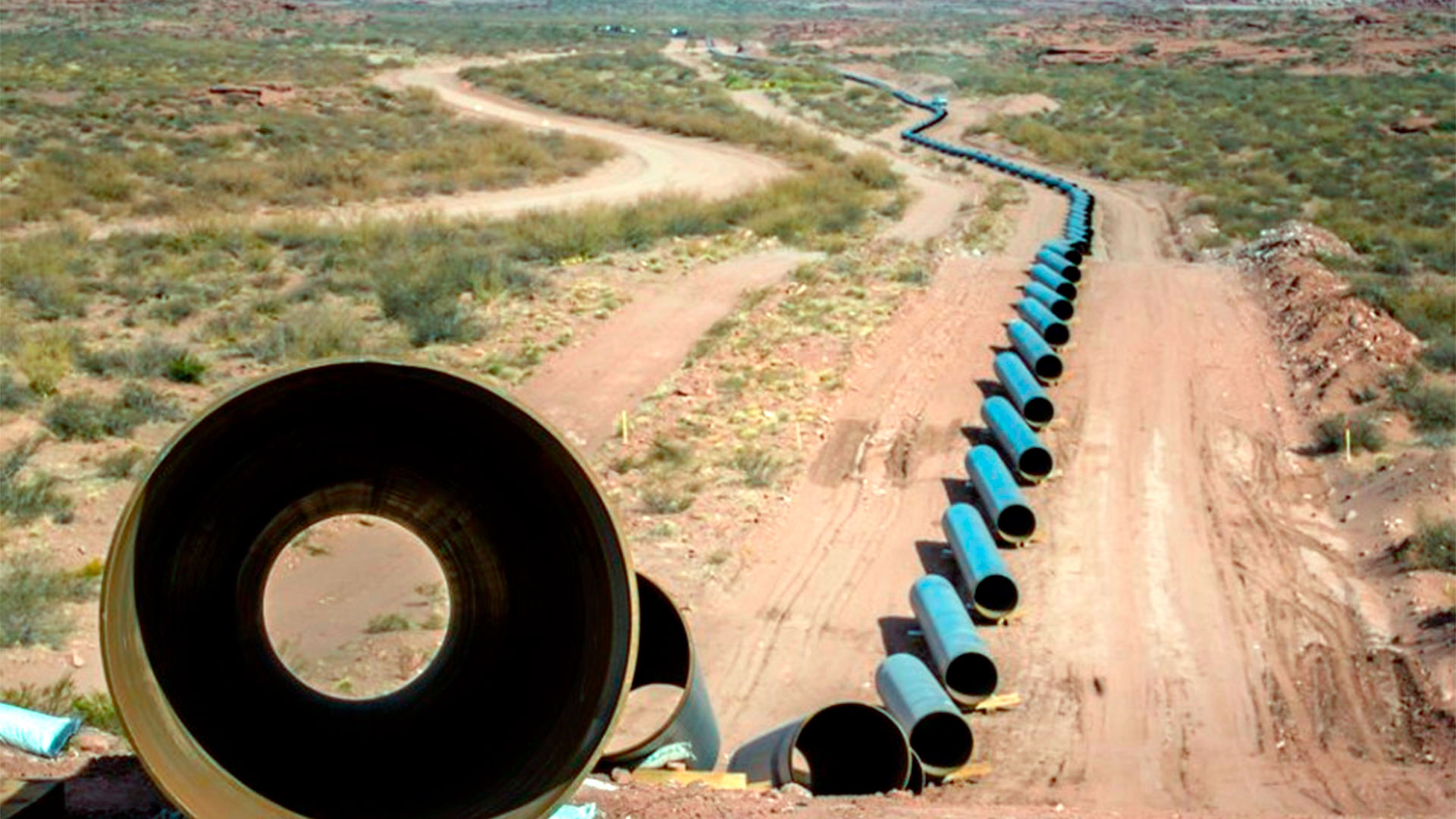 En obra, el gasoducto Néstor Kirchner se desarrolla en el sur de la Argentina. El gobierno espera concluirlo en junio de 2023 y exportar energía
