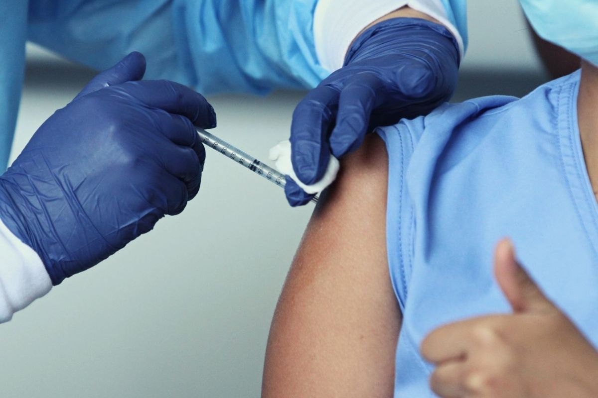  La vacunación de los padres contra el COVID podría proteger indirectamente a sus hijos, según un estudio 