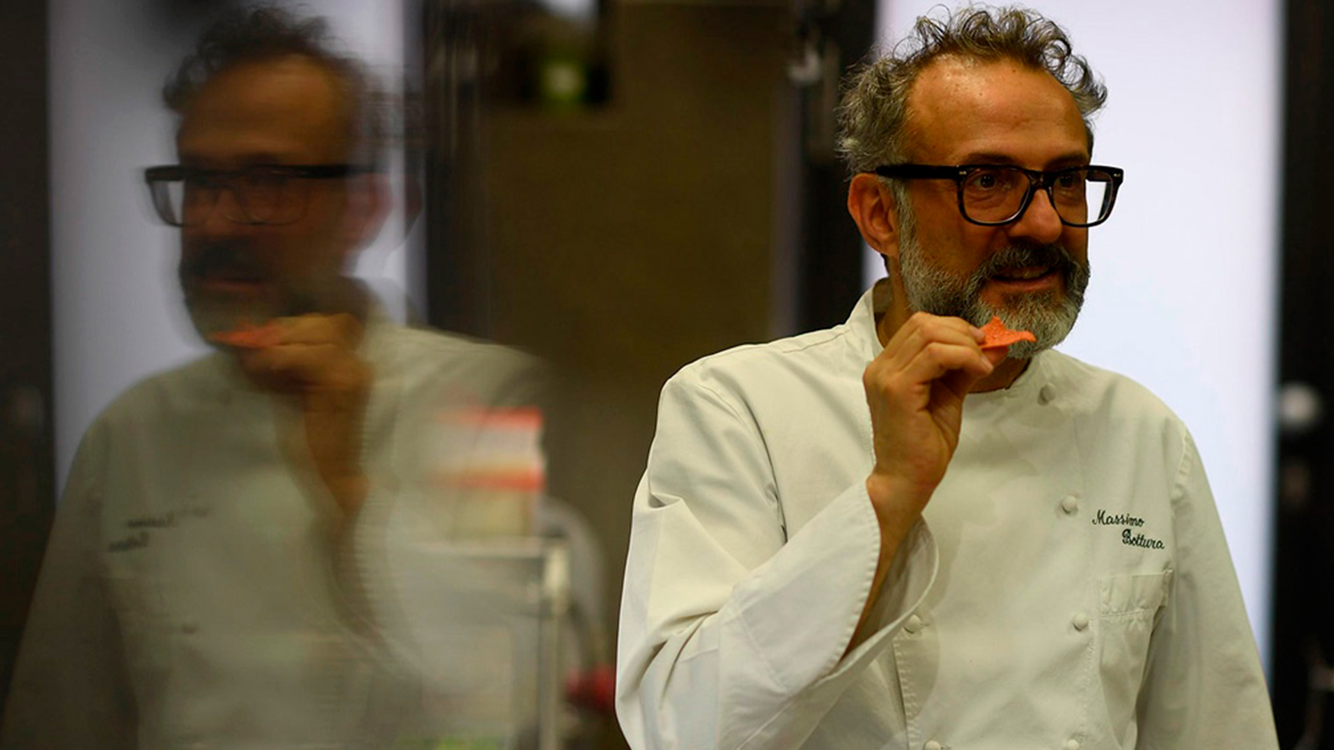 El chef Massimo Bottura encabeza un evento gastronómico de lujo: cena de 6 platos por USD 6.000 en Once Upon a Kitchen