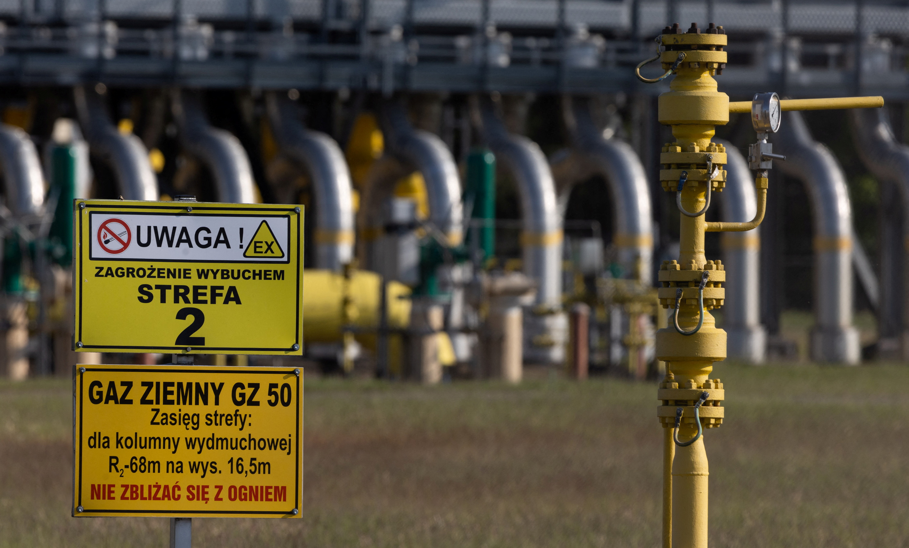 Gazprom dijo que su suministro de gas a Europa a través de Ucrania a través del punto de entrada de Sudzha se estimaba en 42,1 millones de metros cúbicos el lunes (REUTERS/Kacper Pempel)