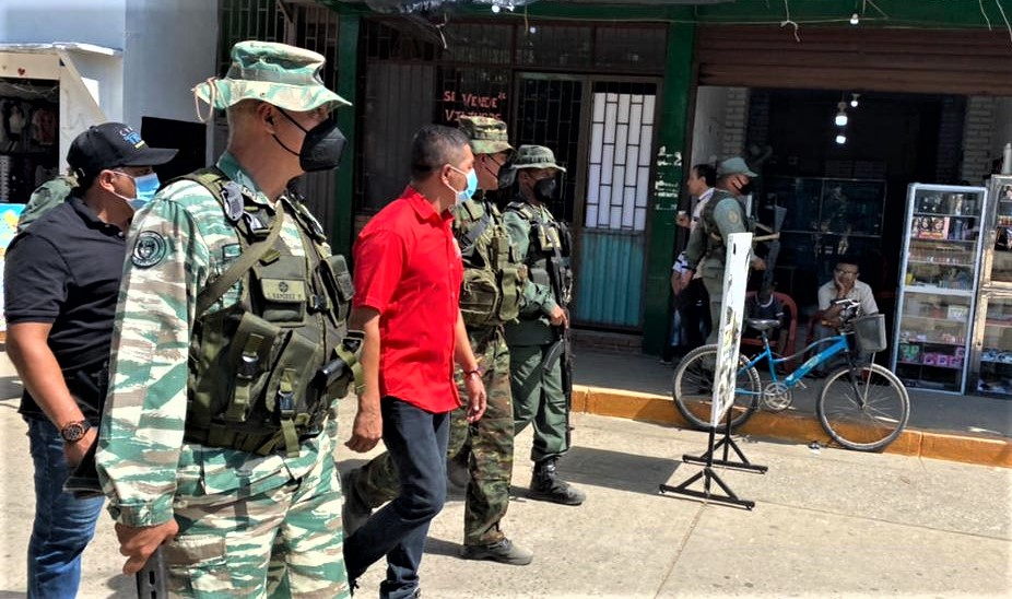 El comandante de la ZODI Apure recorre La Victoria junto con el alcalde del municipio Páez, alias Chema