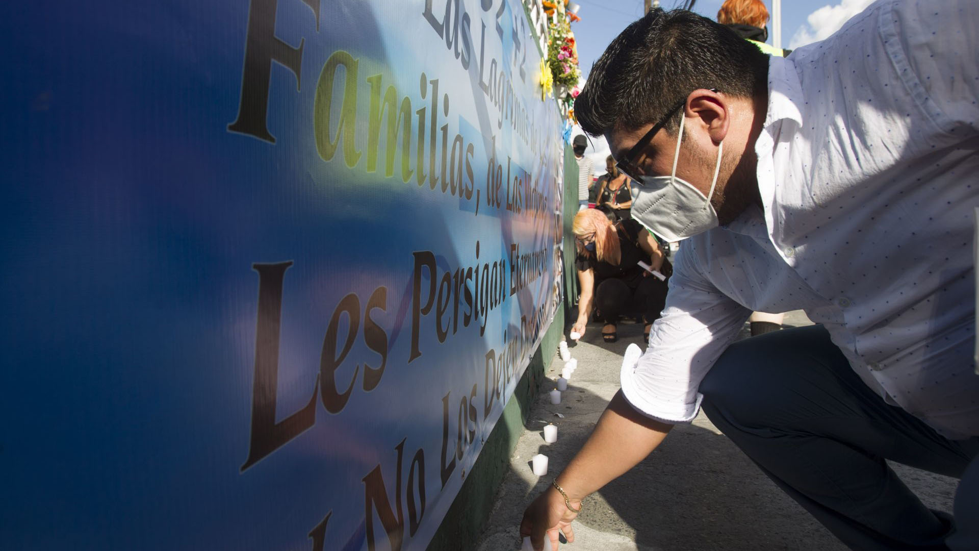 Familiares de las víctimas insisten en las pocas medidas de seguridad y capacitación que contaba el personal del casino así como exigir en darle seguimiento al caso (Foto: Cuartoscuro)