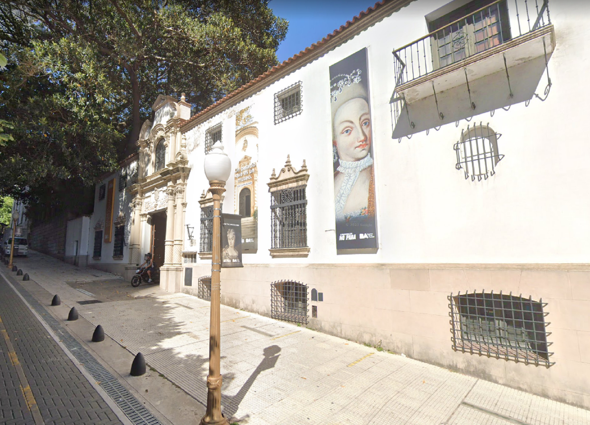Fachada del Museo Fernández Blanco sobre la calle Suipacha (Imagen: Street View Google)