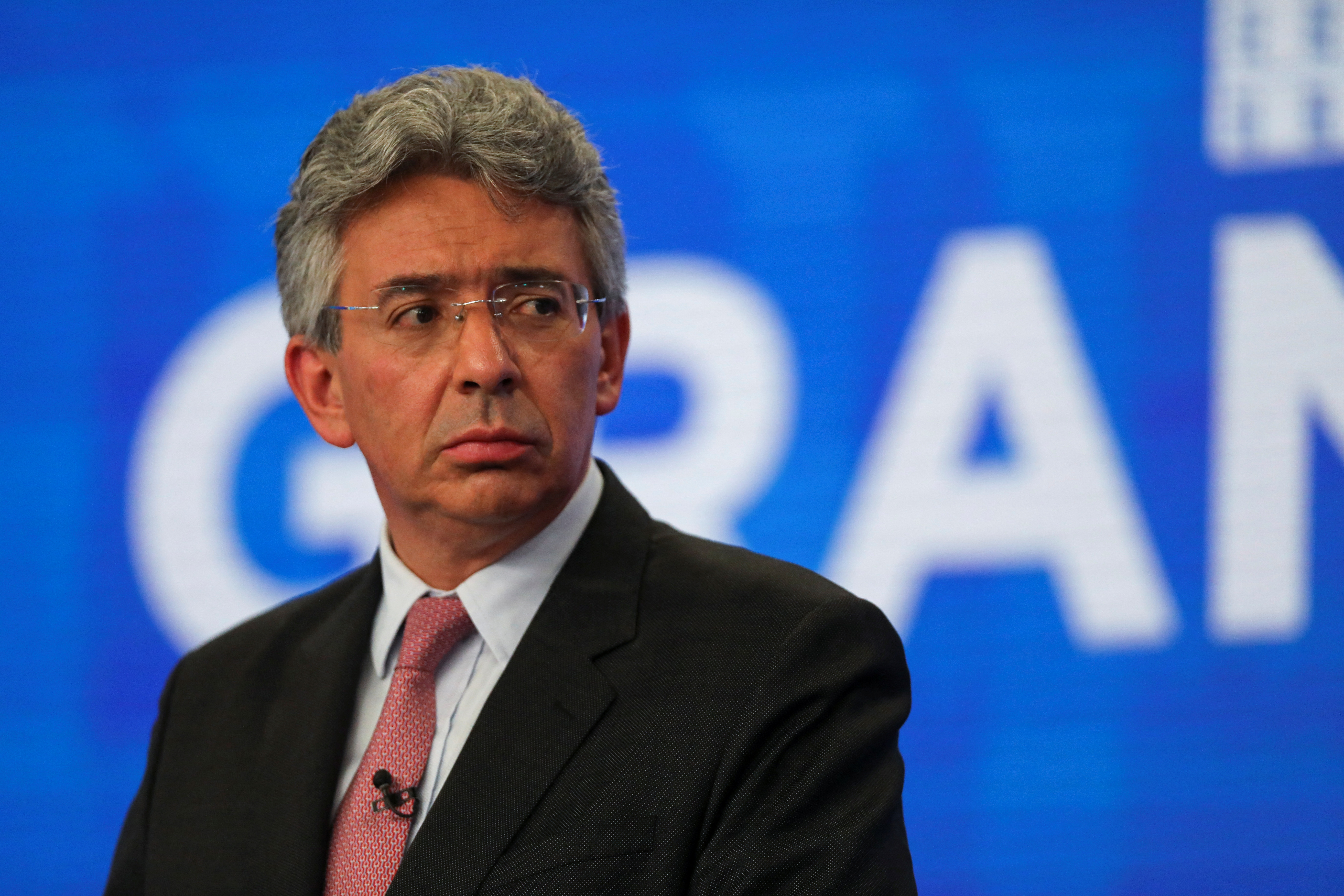 El candidato presidencial que propone rebajar el salario mínimo - Infobae