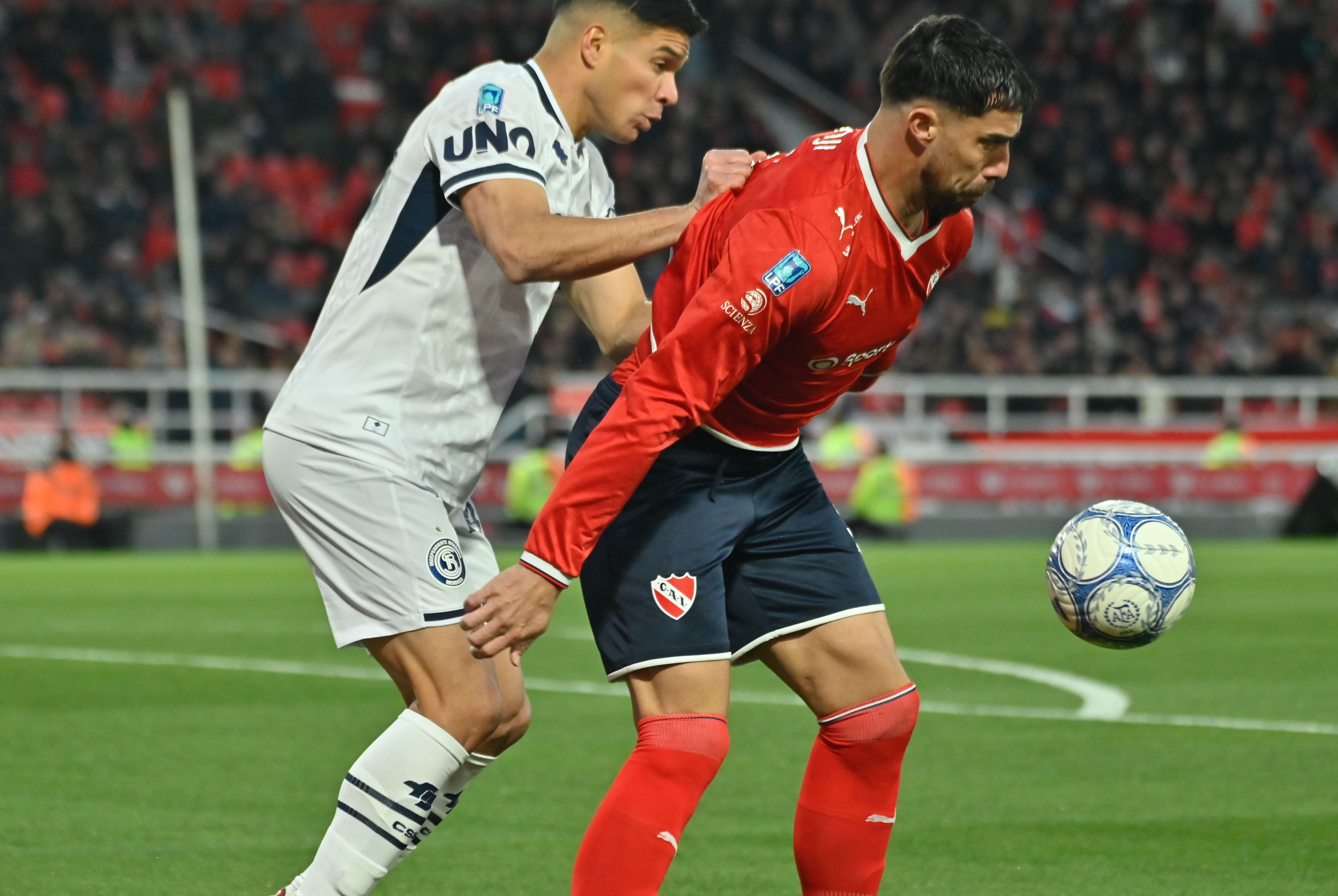 Con el debut de Jadson Viera como entrenador, Independiente empat&oacute; 0-0 en Avellaneda contra Independiente Rivadavia de Mendoza