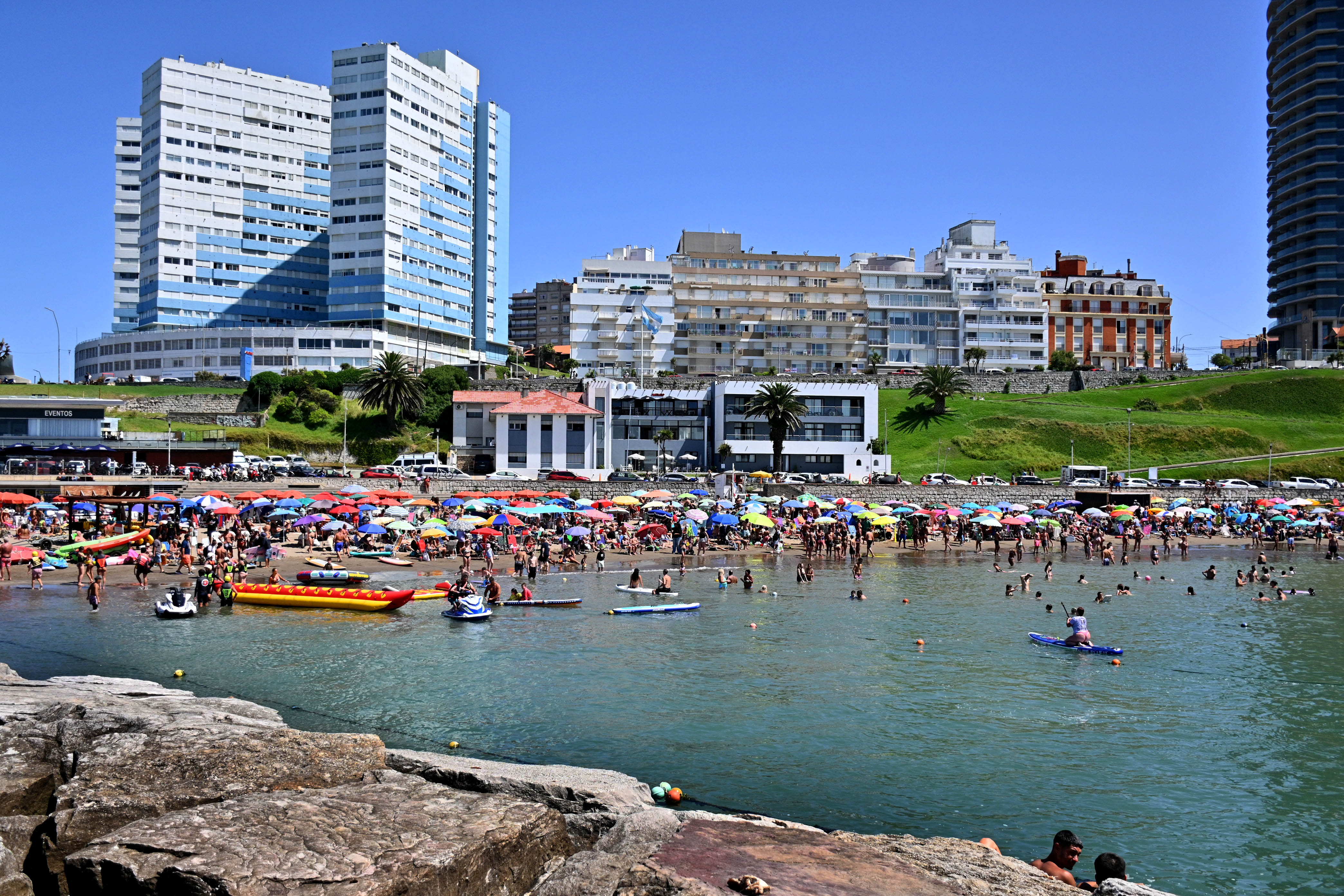 Inflación sin freno, protestas y cambio de funcionarios: el régimen de Irán enfrenta una complicada crisis económica