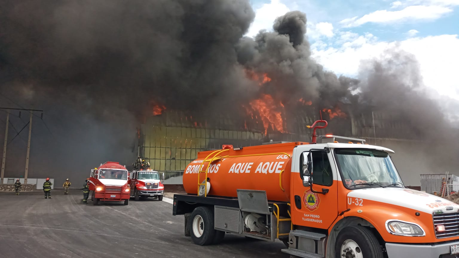 Jalisco: desalojaron a 200 personas por incendio en una bodega de  medicamentos en Tlaquepaque; hay dos lesionados - Infobae