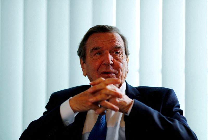 El ex canciller Gerhard Schröder pierde sus privilegios en Alemania y en la Unión Europea por sus lazos con Rusia