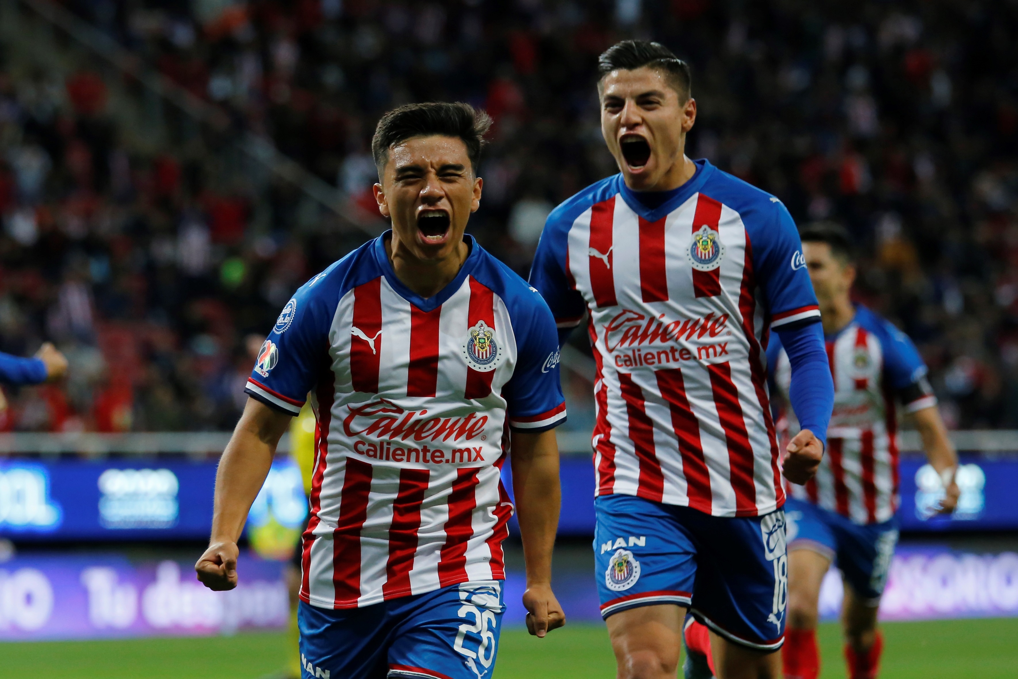 Equipo europeo lanza jersey en homenaje a las Chivas