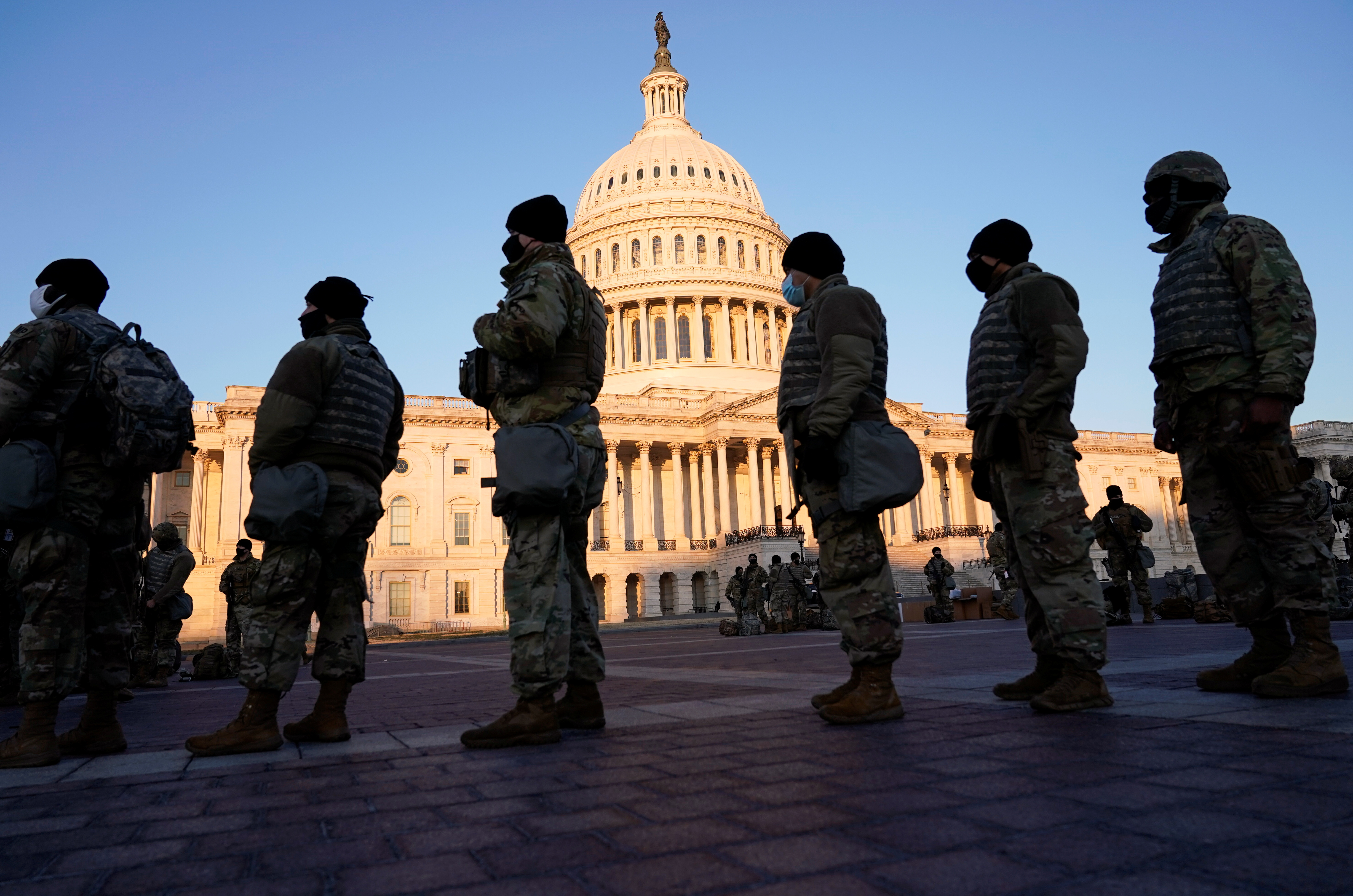 El Pentágono y la Guardia Nacional -fuerza de reserva- fueron criticados por su respuesta lenta el miércoles pasado, cuando la sede del Congreso de Estados Unidos, el Capitolio, fue invadida por miles de seguidores de Trump (REUTERS/Joshua Roberts)