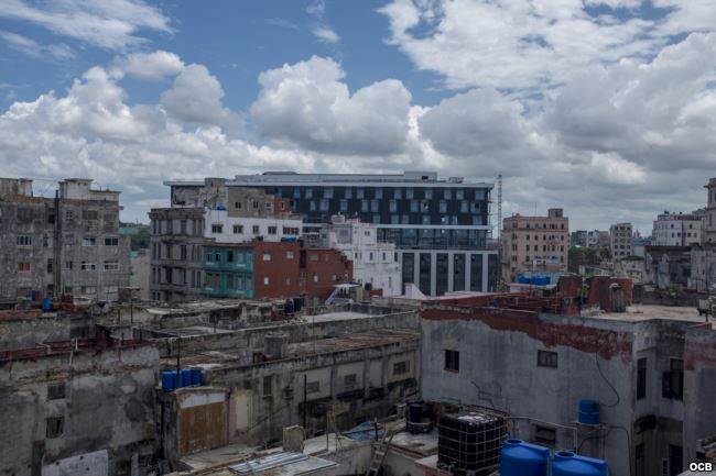 Edificios ruinosos en La Habana Vieja (Foto: Archivo/Makintalla)