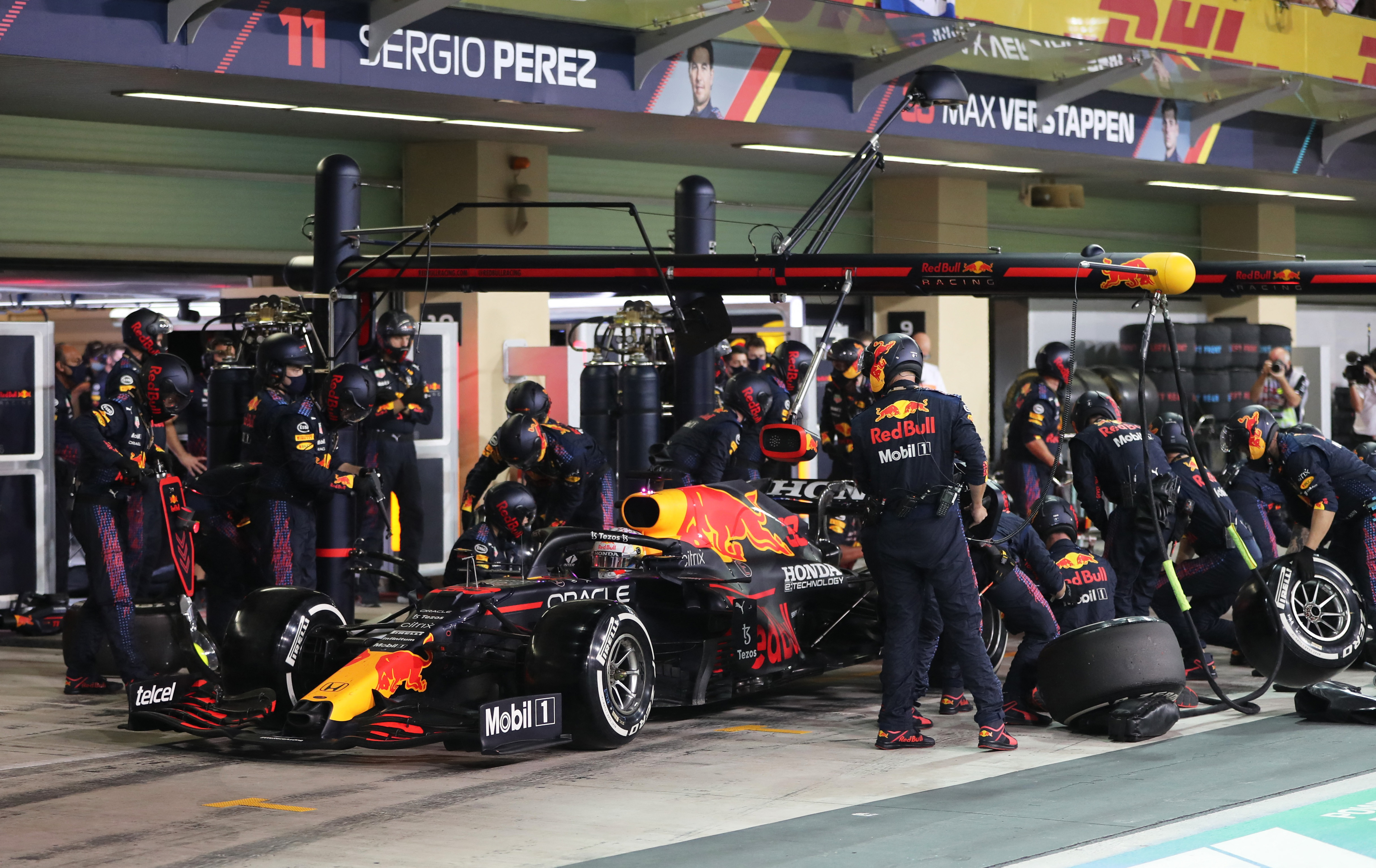 Red Bull tuvo que cambiar de estrategia sobre la marcha