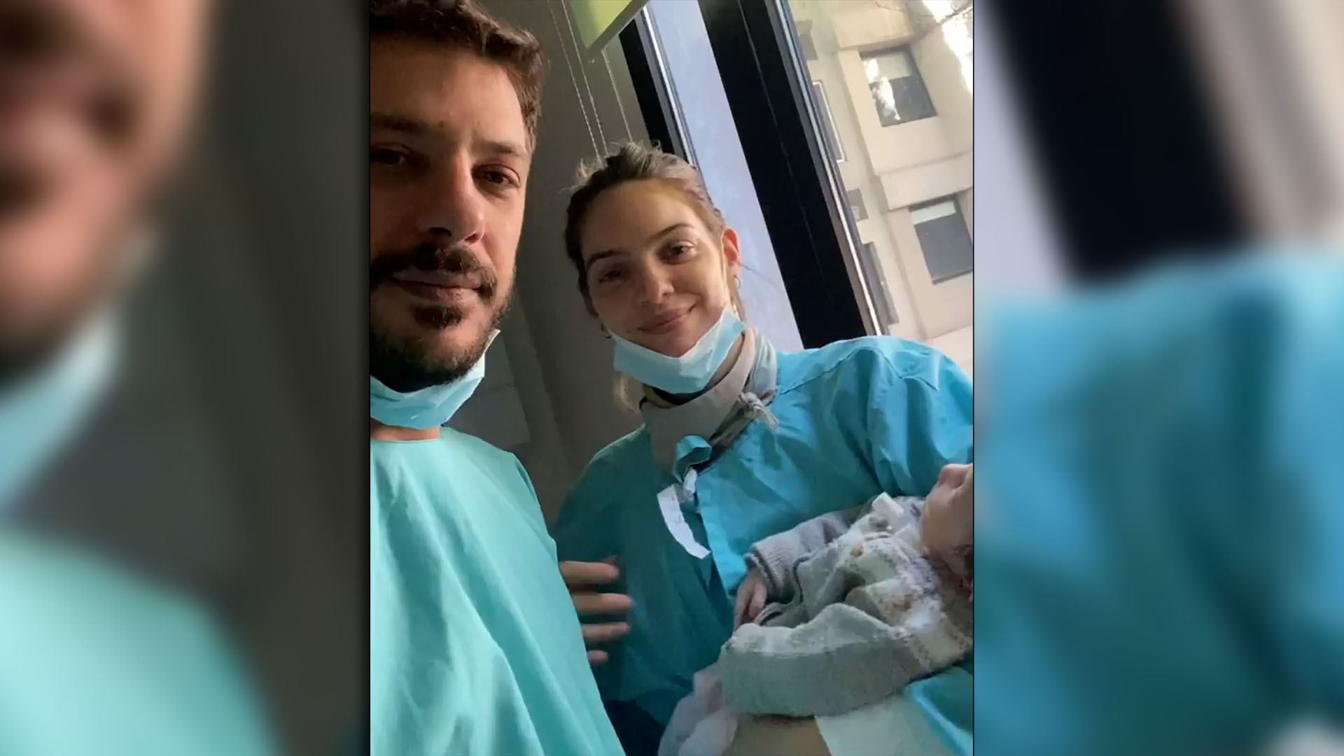 Macarena Paz y Rodrigo Pérez con Abril, cuando todavía estaba en neonatología