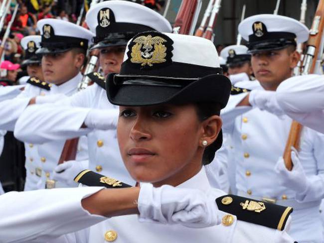 Mujeres podr n prestar el servicio militar en la Armada detalles