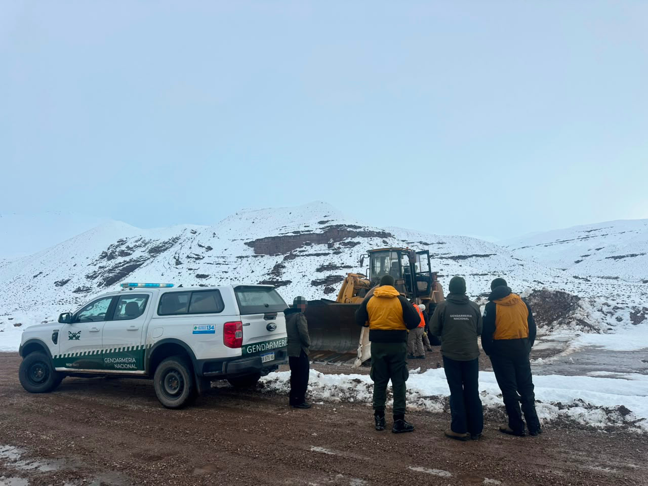 Las consecuencias de las intensas nevadas en el pa&iacute;s: rescates, accidentes viales, suspensi&oacute;n de clases y pasos fronterizos cerrados
