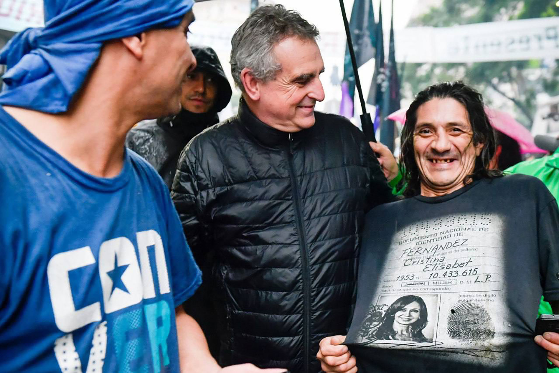 Agustín Rossi, presente en la última movilización del Frente de Todos en Plaza de Mayo
