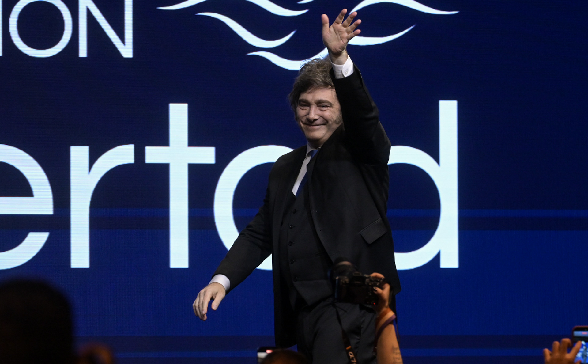 Milei defendi&oacute; su gesti&oacute;n durante una gran fiesta liberal, mencion&oacute; a Adorni de forma fugaz y no se salud&oacute; con Macri