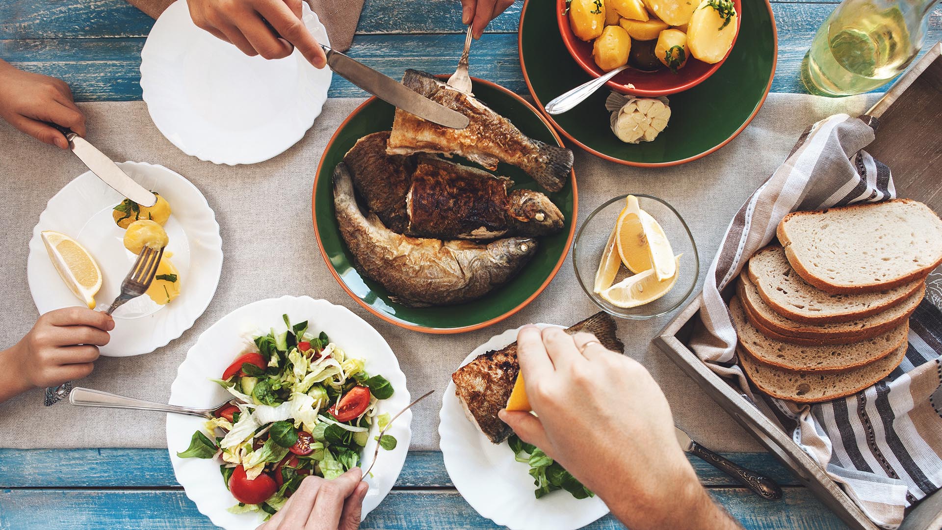 El pescado es un gran alimento que beneficia al cerebro (Shutterstock)