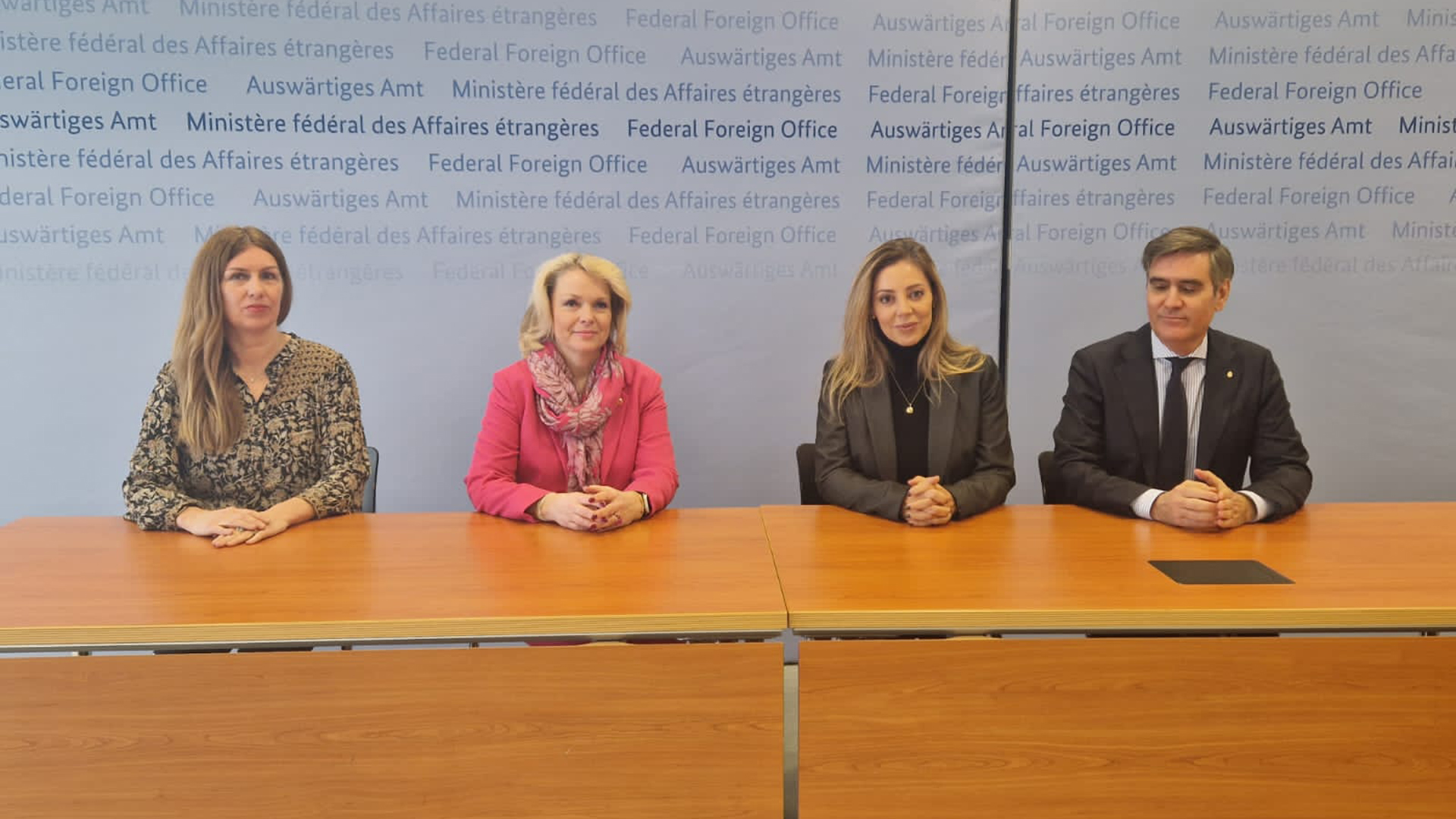 La Secretaría de Energía Flavia Royón participó de reuniones con ejecutivos del sector en Alemania
