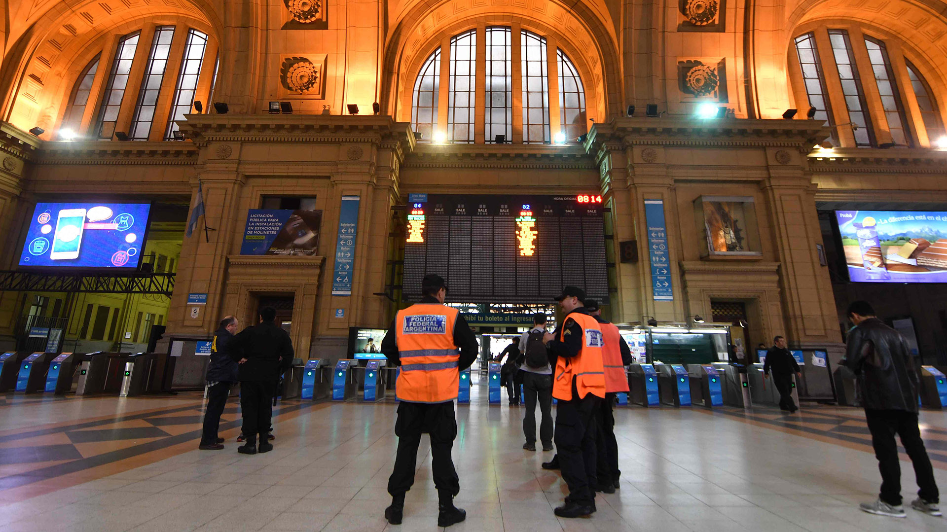 El paro de trenes fue anunciado a última hora del lunes (Foto: Brigo)