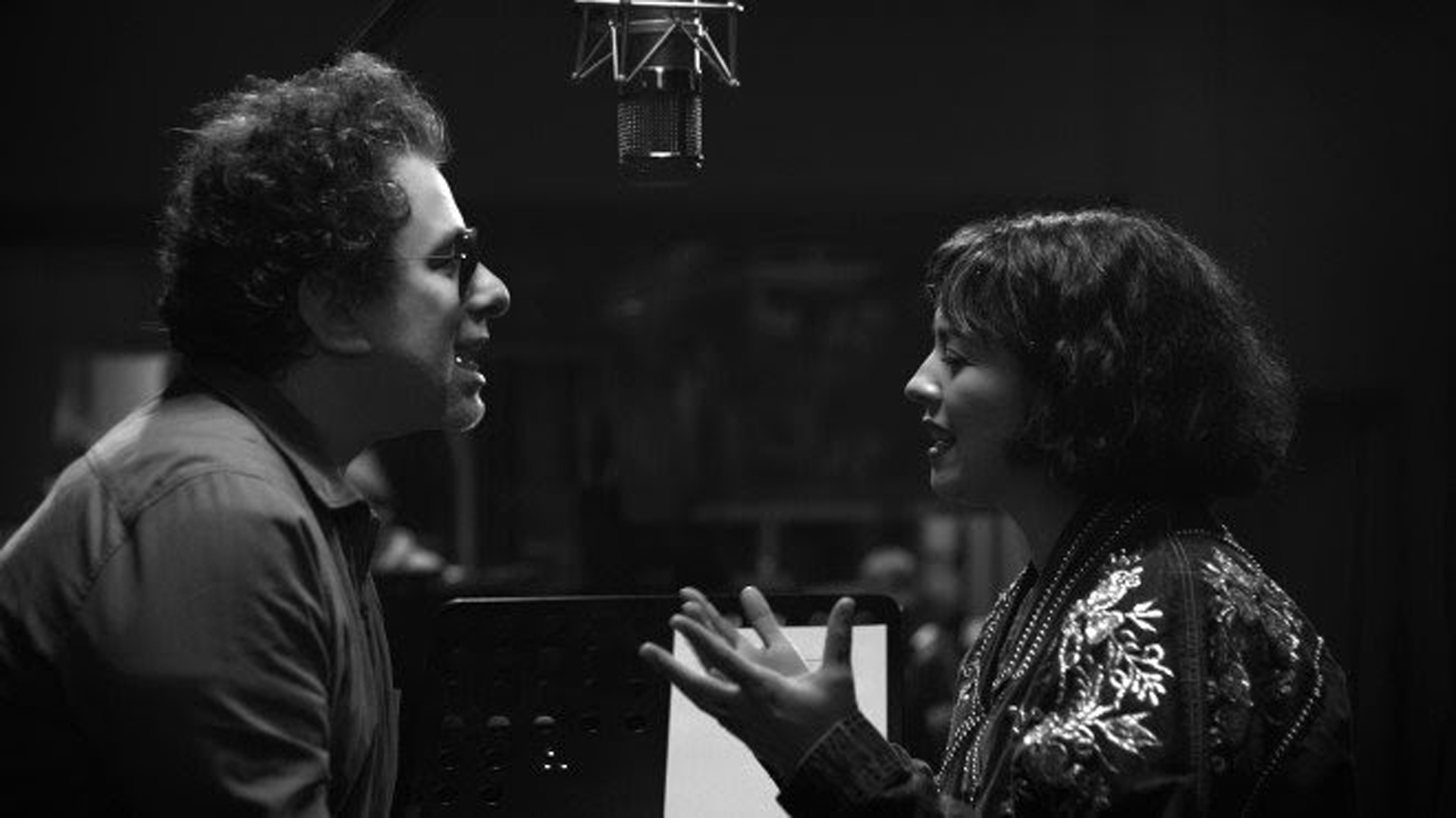 Andrés Calamaro y Mon Laferte fundieron sus voces para una versión de "Tantas veces" (Foto: Prensa)