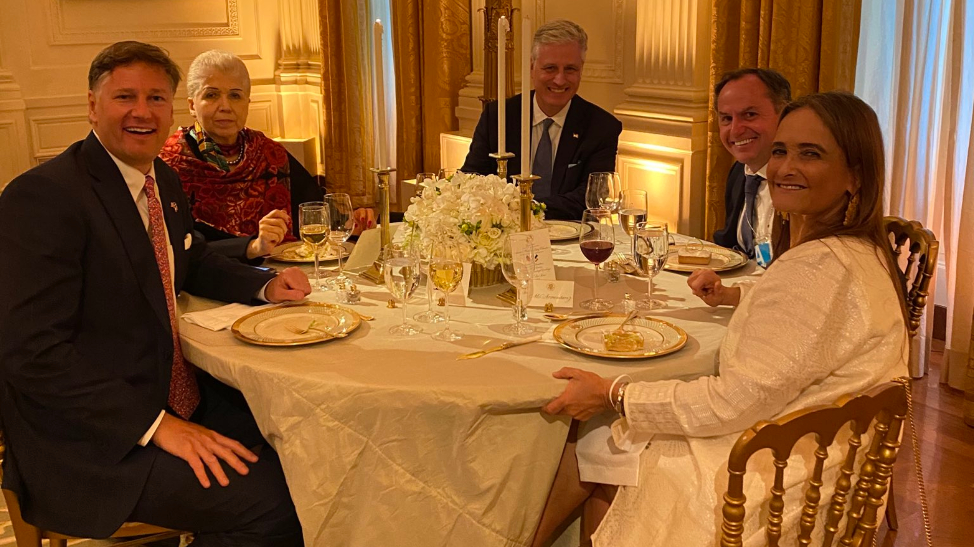 Patricia Armendáriz estuvo presente en la cena que ofreció el ex presidente de Estados Unidos, Donald Trump, a López Obrador (Twitter @USAmbMex)