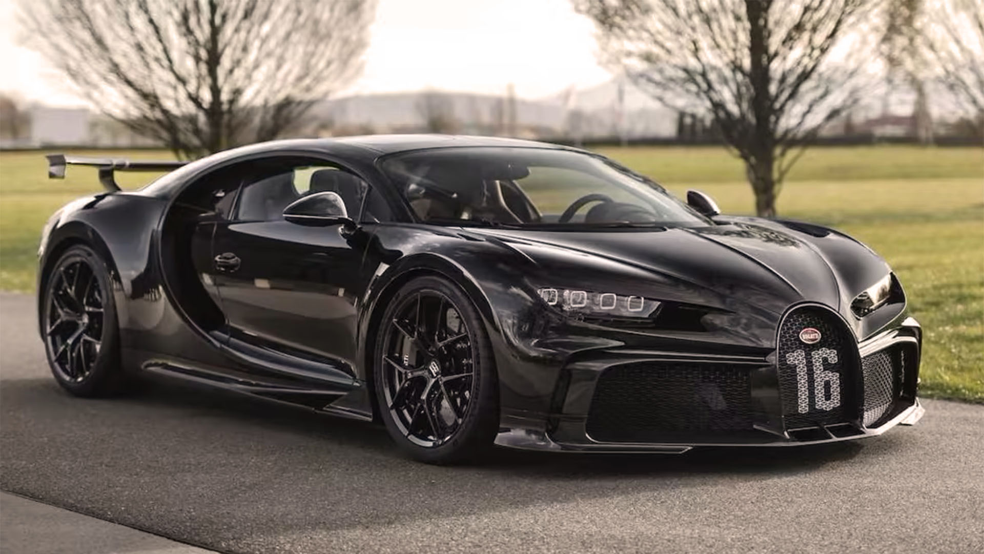 The latest editions of the Bugatti Chirón are already sold out.  The replacement will have a V8 turbo hybrid engine