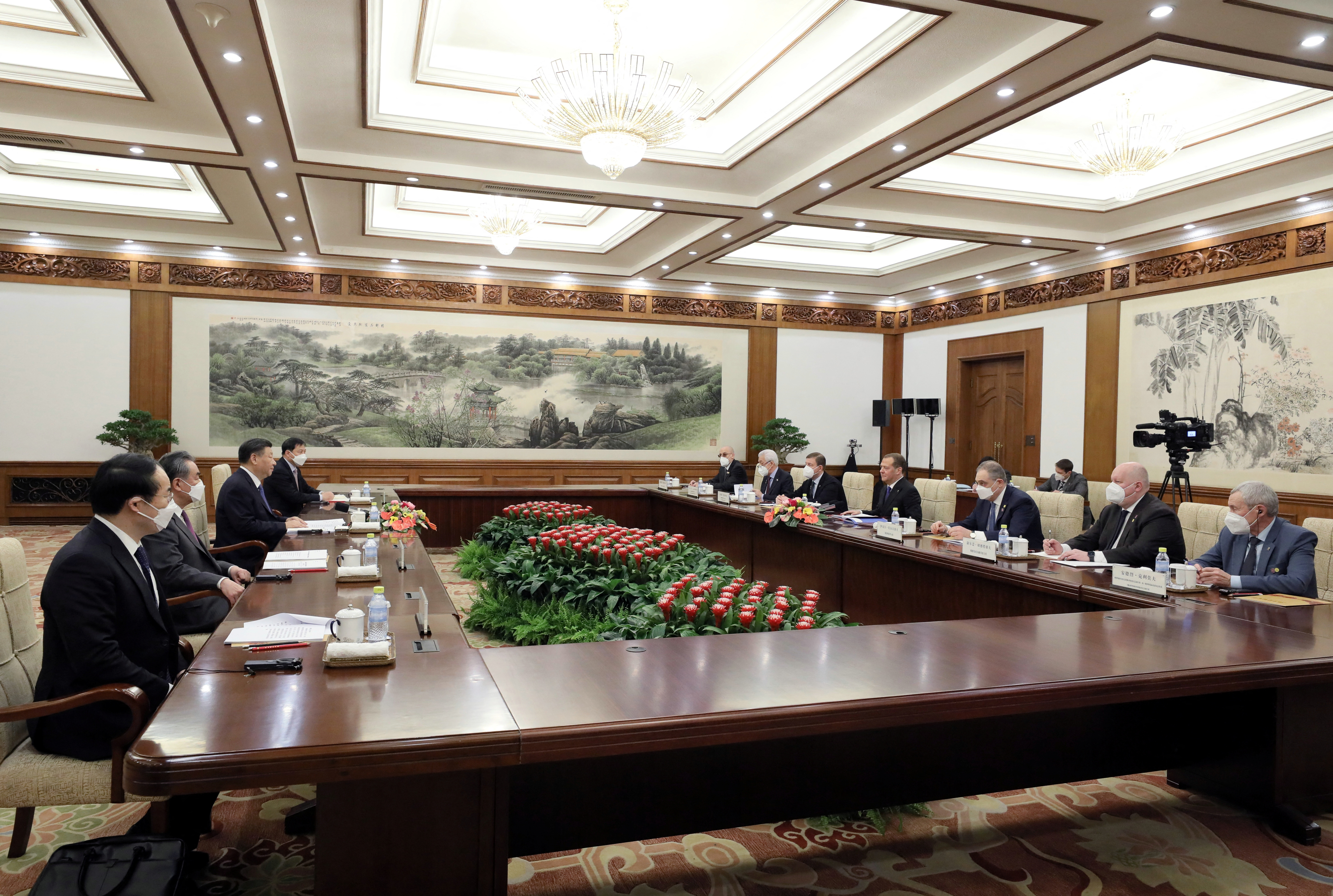 La delegación rusa y los anfitriones chinos en Beijing (Sputnik/Reuters)