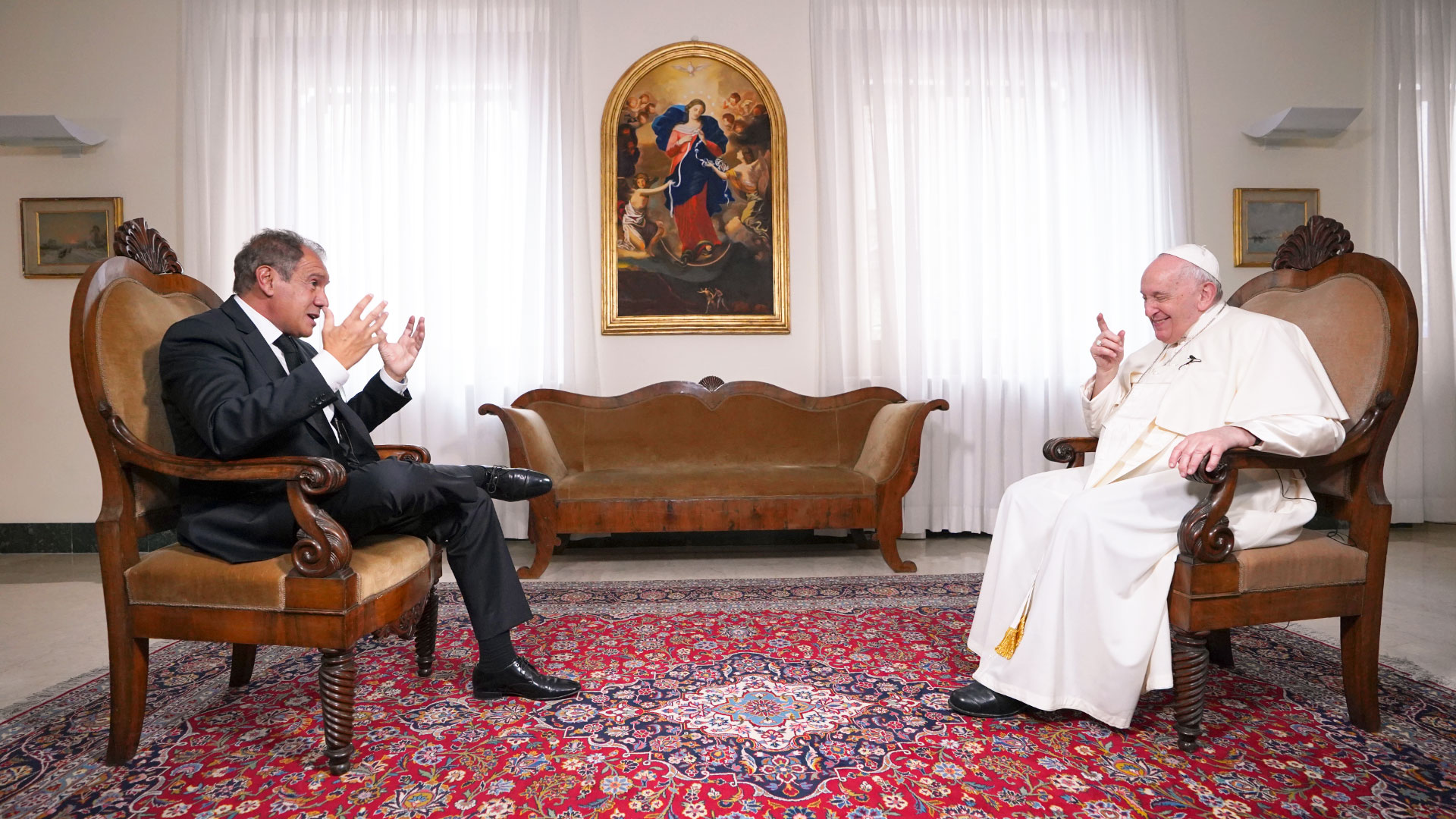 "Por ahí me viene un poco de nostalgia porque no puedo callejear como hacía en Buenos Aires", admitió el Papa.