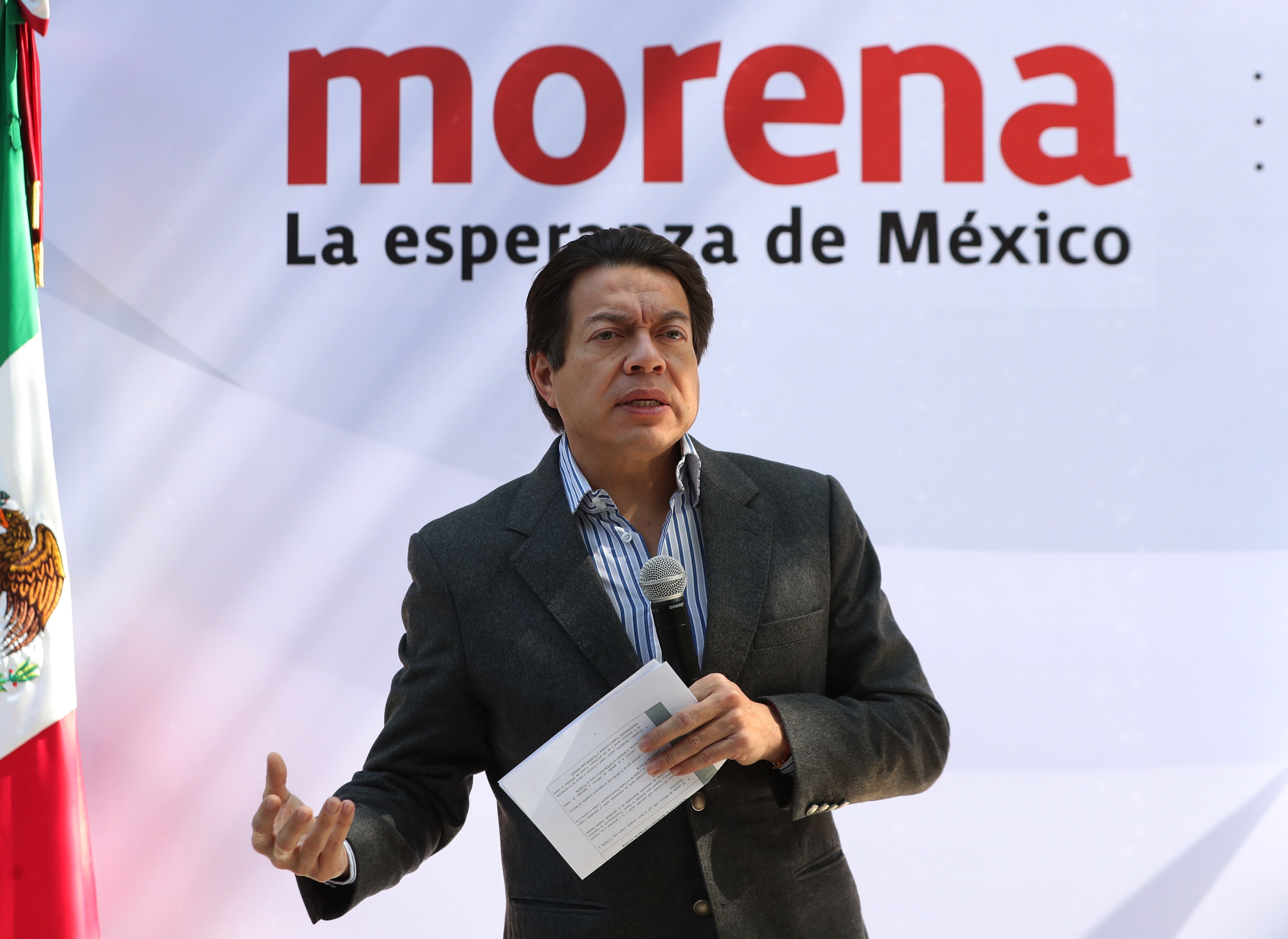 El dirigente del Partido Regeneración Nacional (Morena) Mario Delgado habla durante una conferencia de prensa en la Ciudad de México (México). EFE/ Mario Guzmán/Archivo
