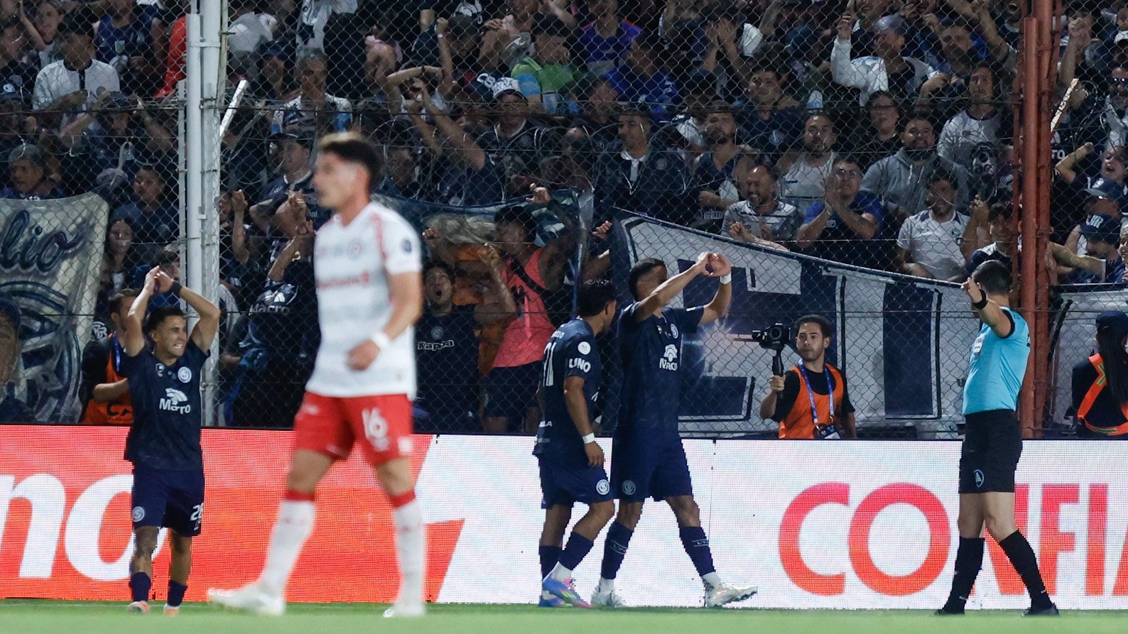 El príncipe Alberto II de Mónaco recorrió la hidroeléctrica de Itaipú durante su viaje a Paraguay 