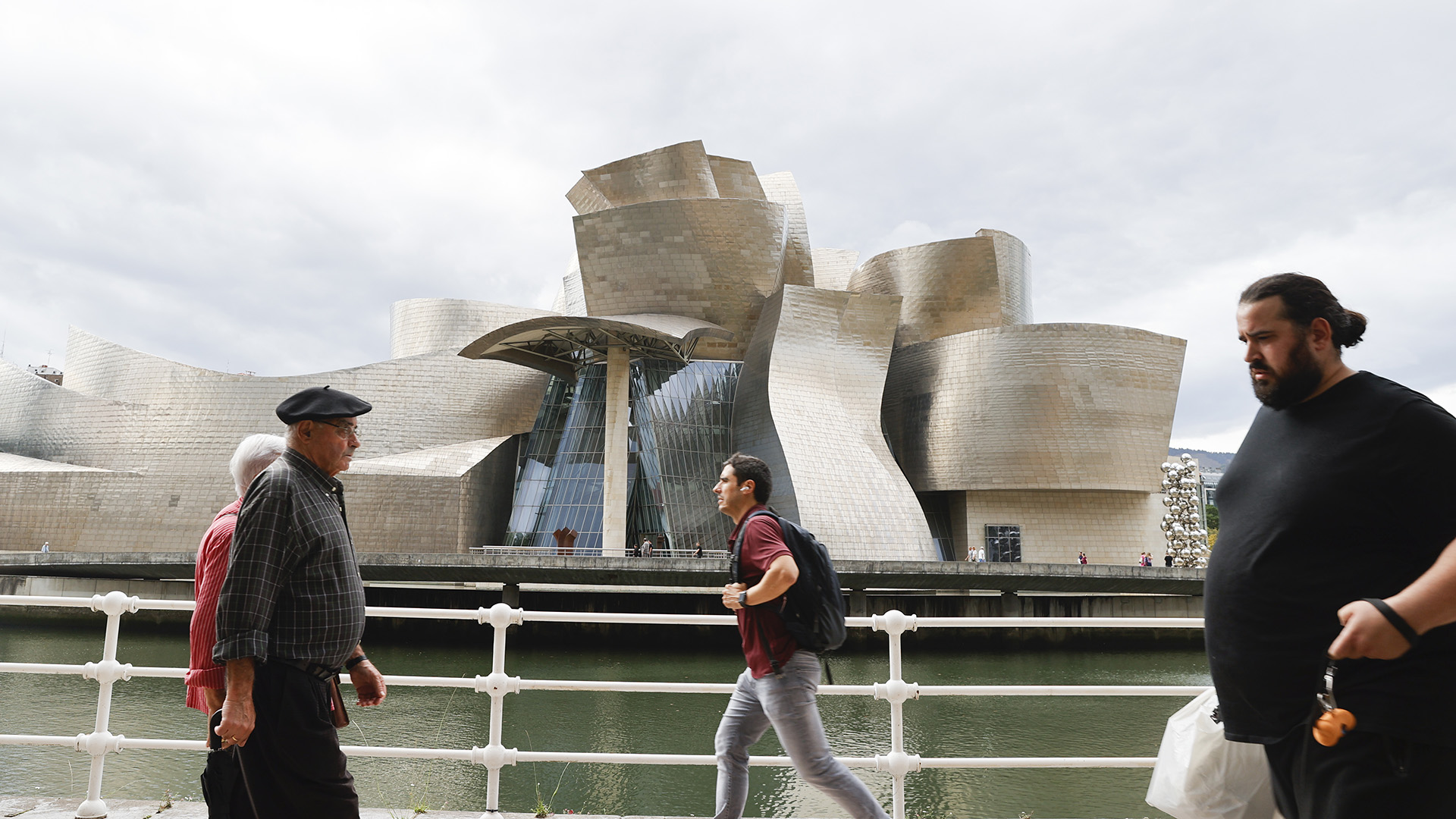 El Museo Guggenheim de Bilbao celebra sus 25 años con una gran exposición
