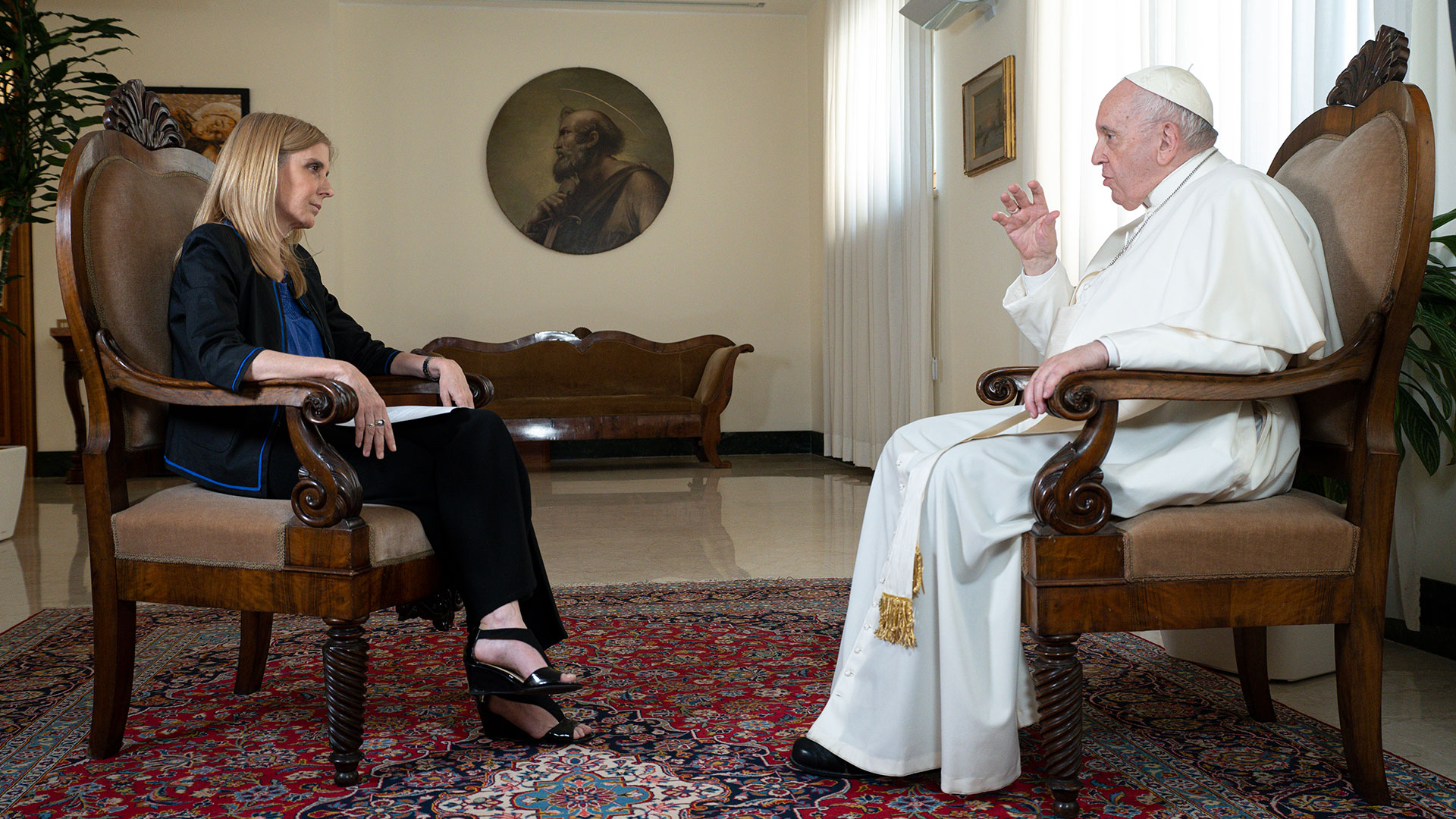 El Sumo Pontífice fue entrevistado por Bernarda Llorente