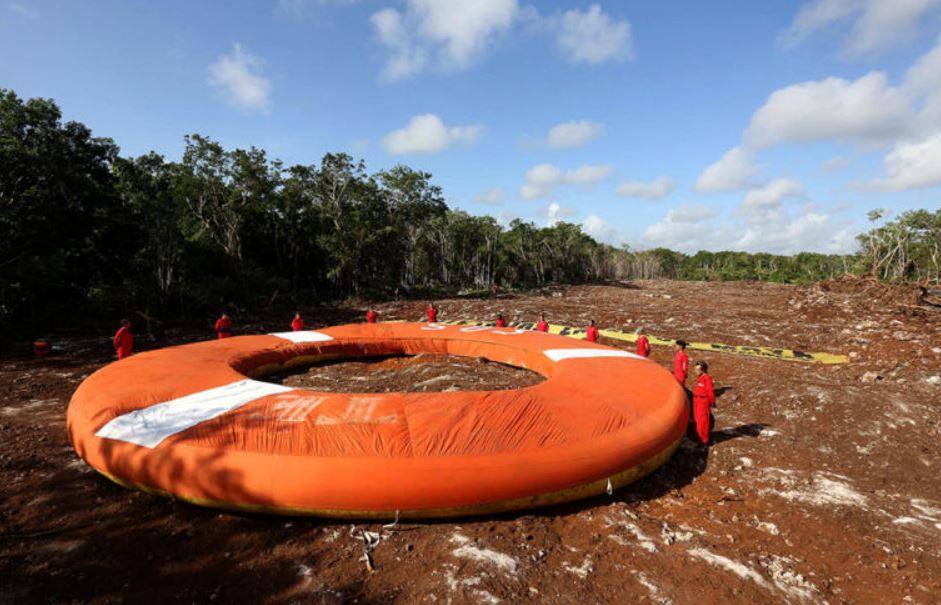 Los activistas de Greenpeace aseguraron que la acción violenta la ley y los acuerdos internacionales. (Foto: EFE)