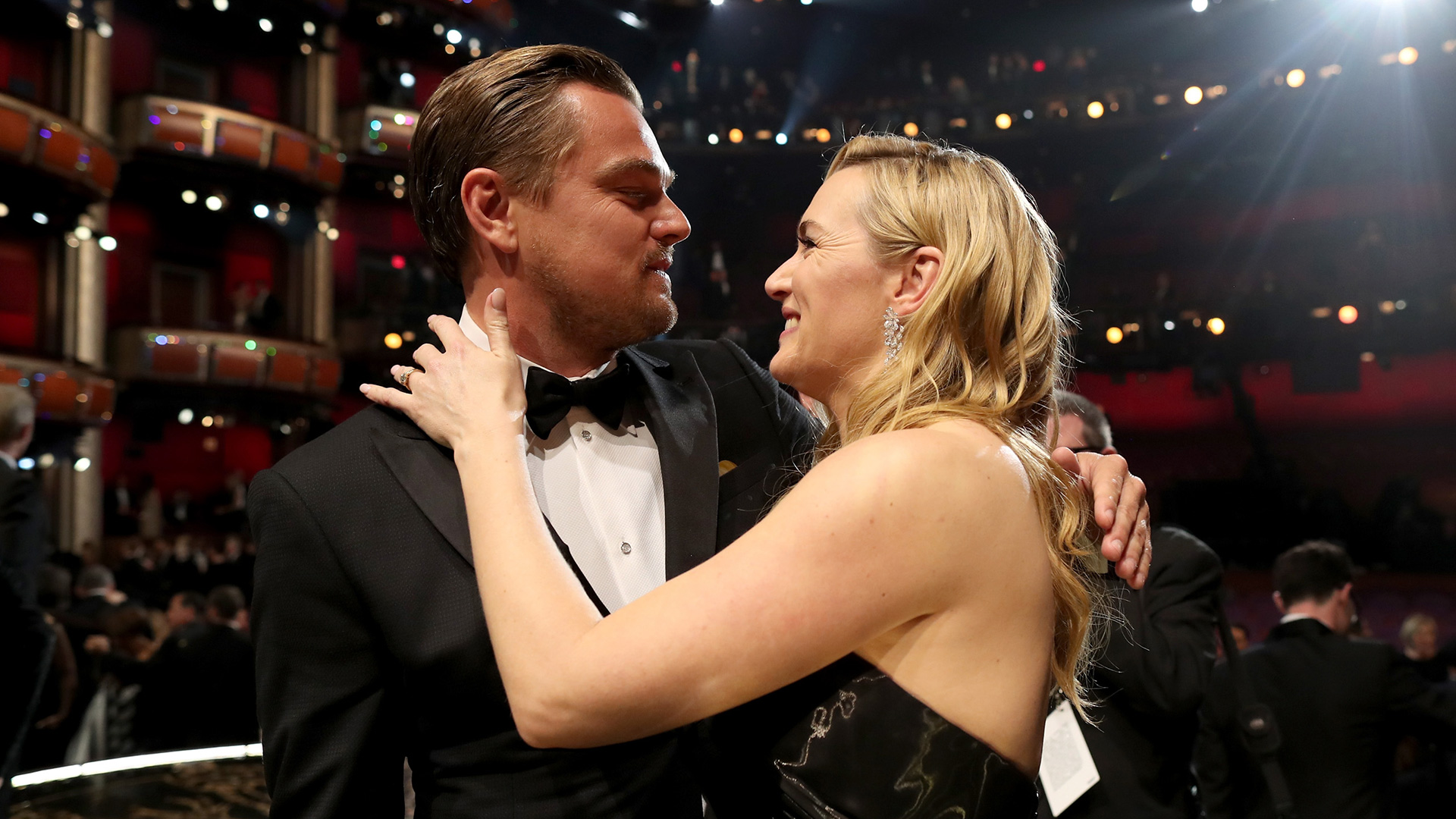 La noche que Leonardo DiCaprio ganó el Oscar. A su lado, Kate Winslet (Getty Images)