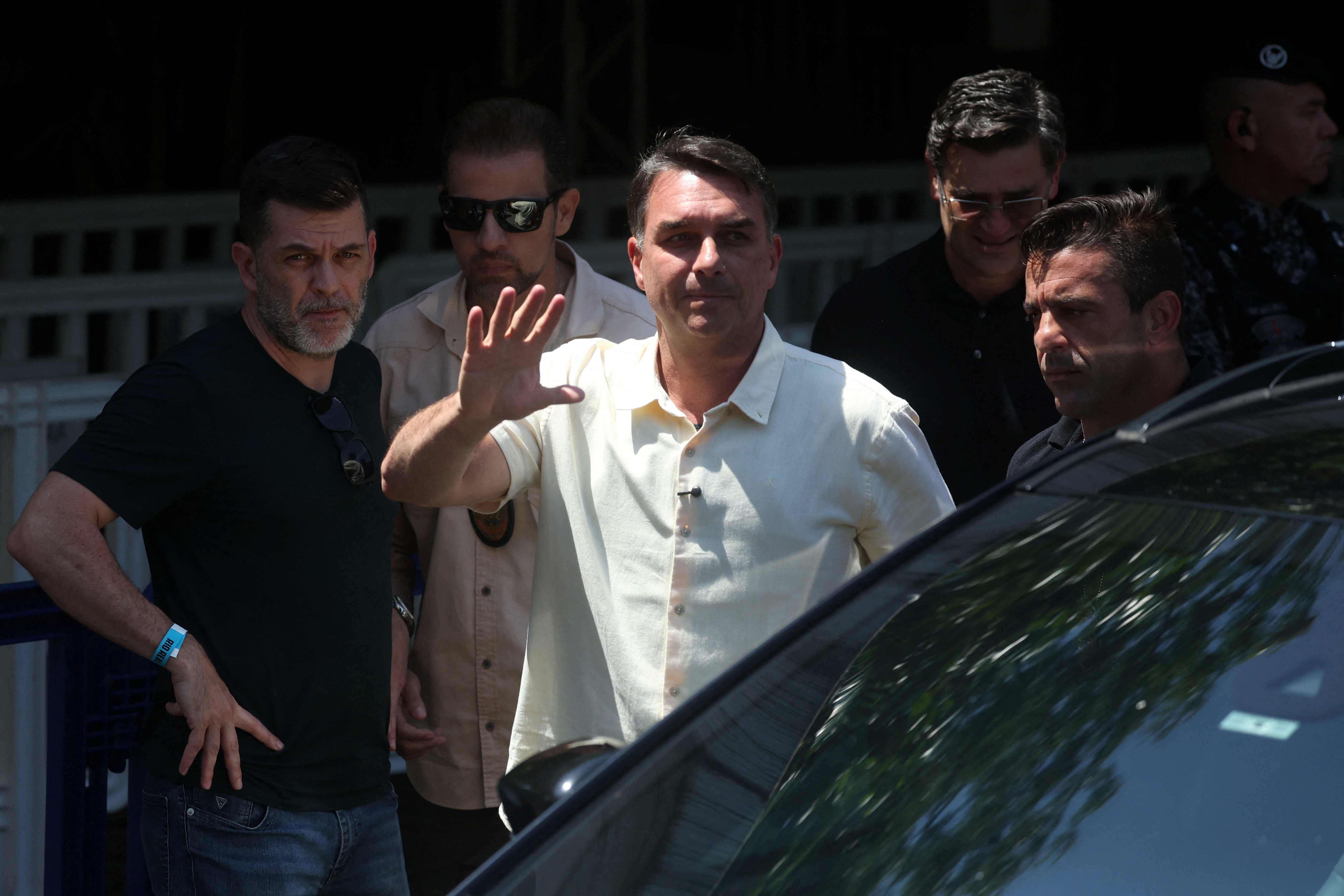 Flavio Bolsonaro abandon&oacute; Brasil EN VIVO: Estados Unidos le otorgar&aacute; una visa a Fl&aacute;vio Bolsonaro y a su familia: "Se les permitir&aacute; ingresar al pa&iacute;s"