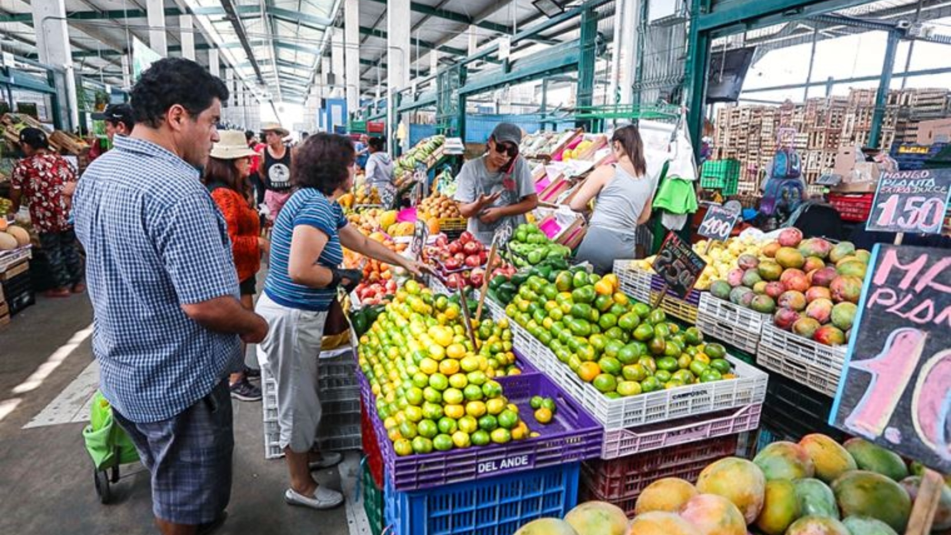 Inflación en Perú se acerca a cerrar el 2023 en su rango meta: rubro de alimentos registra principal reducción de precios - Infobae
