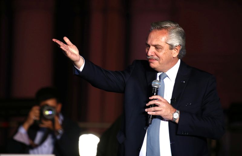 En su última aparición pública Alberto Fernández dijo que no está pensando en la reelección (REUTERS/Mariana Nedelcu)