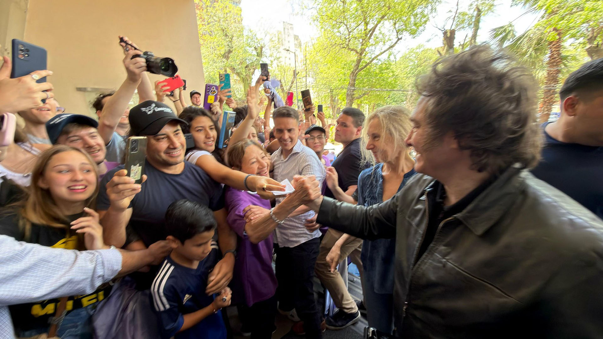 El Gobierno creó la condecoración “Al Valor del Ciudadano”: el primero en recibirla post mortem fue el delivery asesinado en Moreno