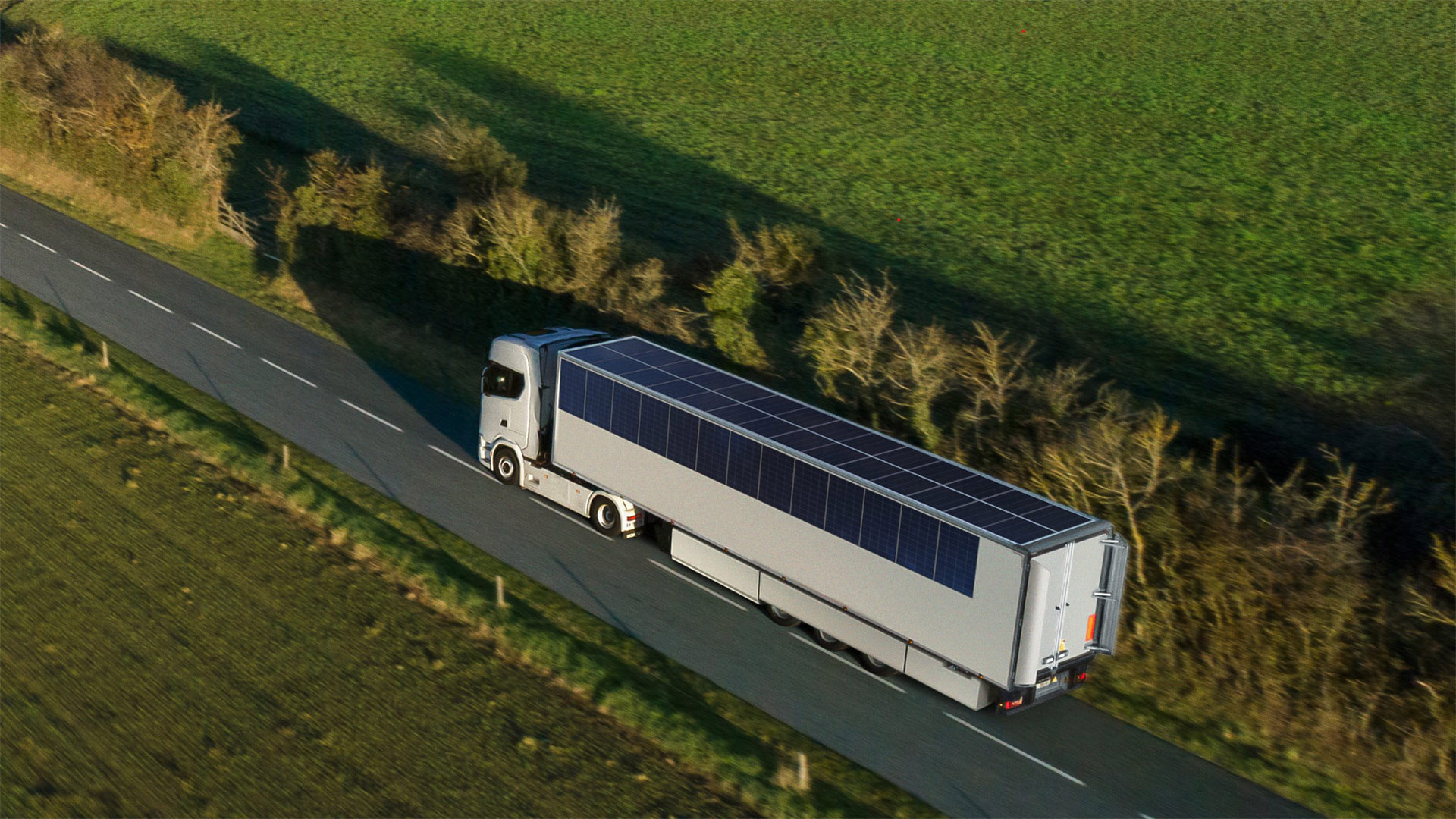 El trailer equipado con paneles solares instalados por Sono Motors para las primeras pruebas