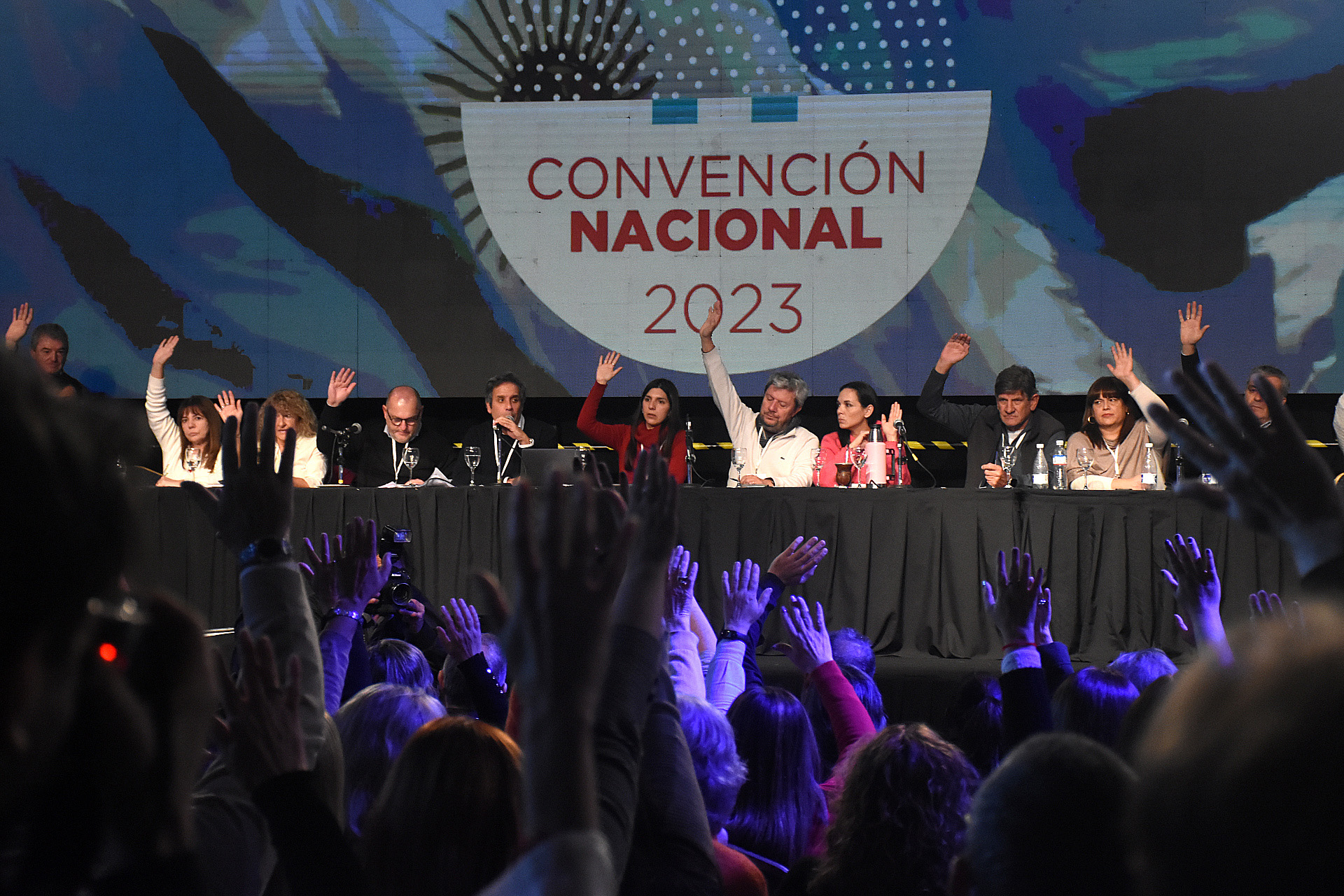 La mesa de la Convención Nacional de la UCR