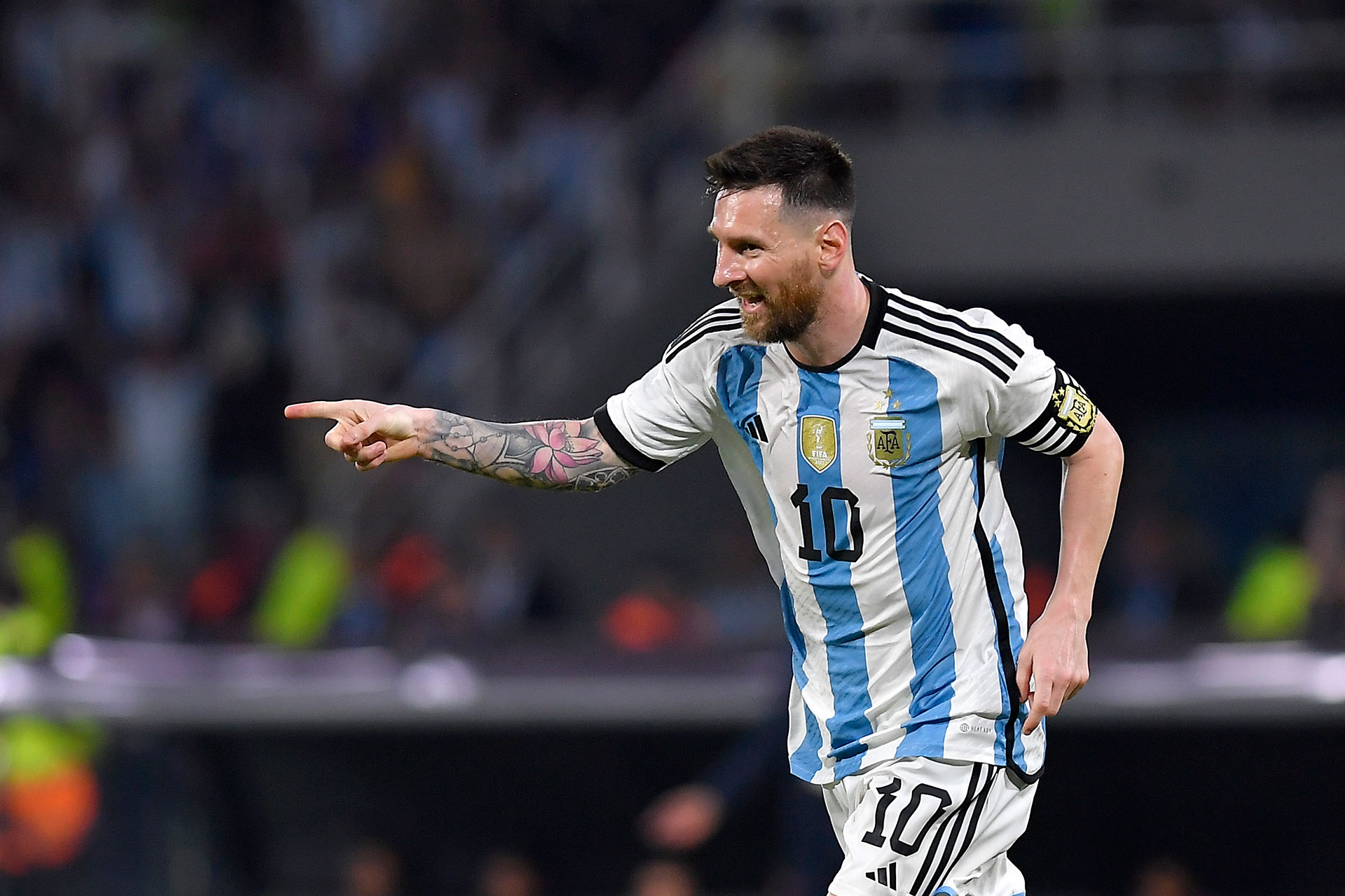 Con dos tantos de Lionel Messi, Argentina golea 4-0 a Curazao en la fiesta de los campeones del mundo