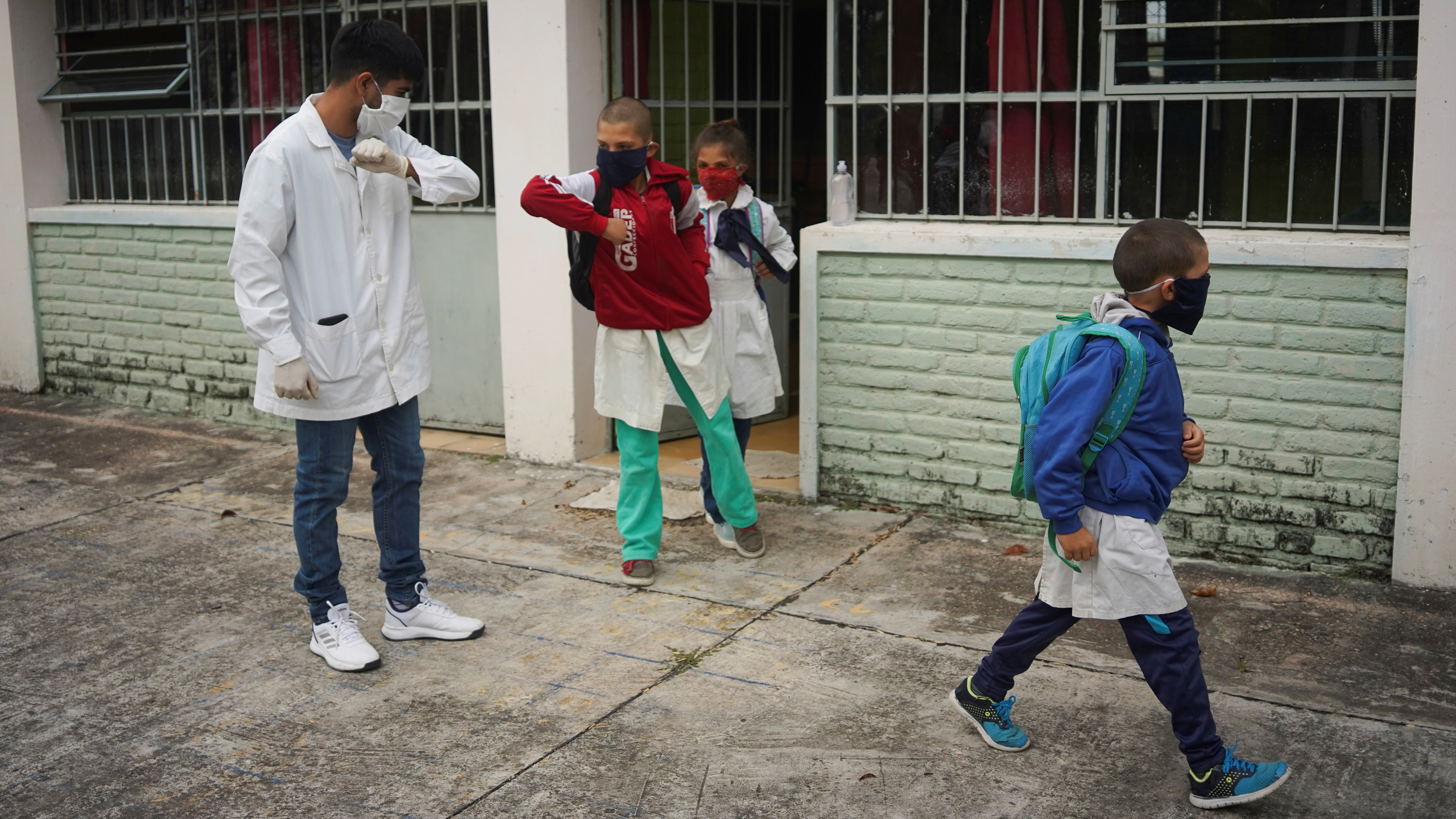 Una escuela rural en San Jose, Uruguay. Fueron las primeras en abrir en el país (REUTERS/Mariana Greif)