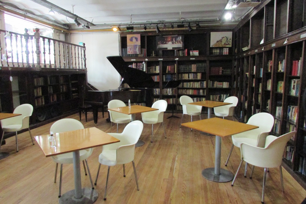 Cafés Con Aroma A Libros Usos Costumbres Y Delicias De 4 Bares Porteños Con Bibliotecas Infobae 2845