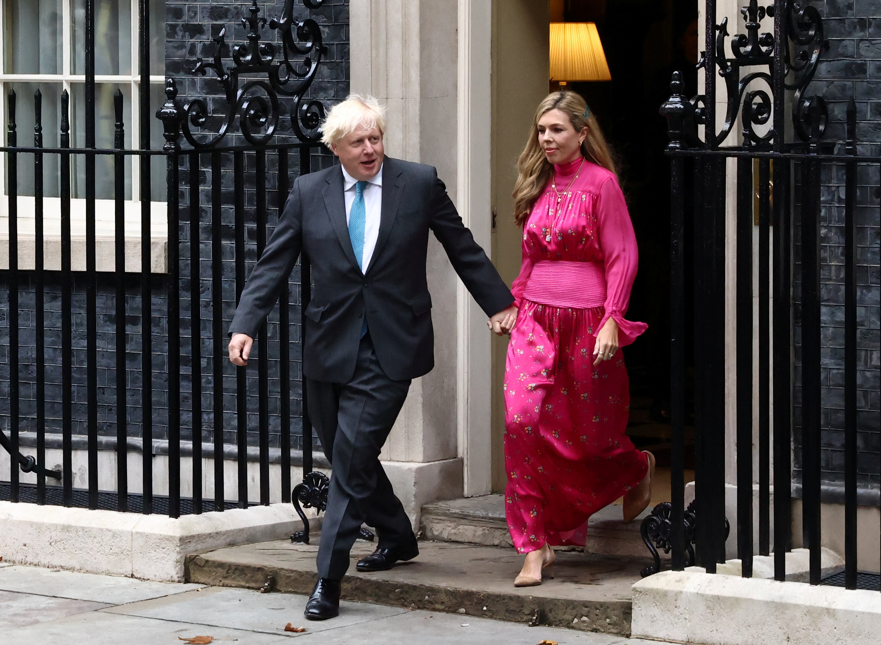 Boris Johnson Said Goodbye In The Company Of His Wife Carrie Johnson